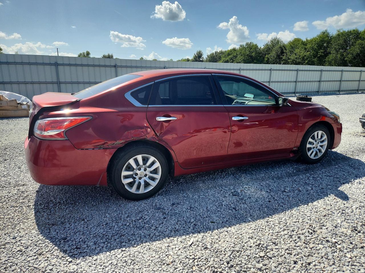 2015 Nissan Altima 2.5 S Burgundy vin: 1N4AL3AP2FN350904