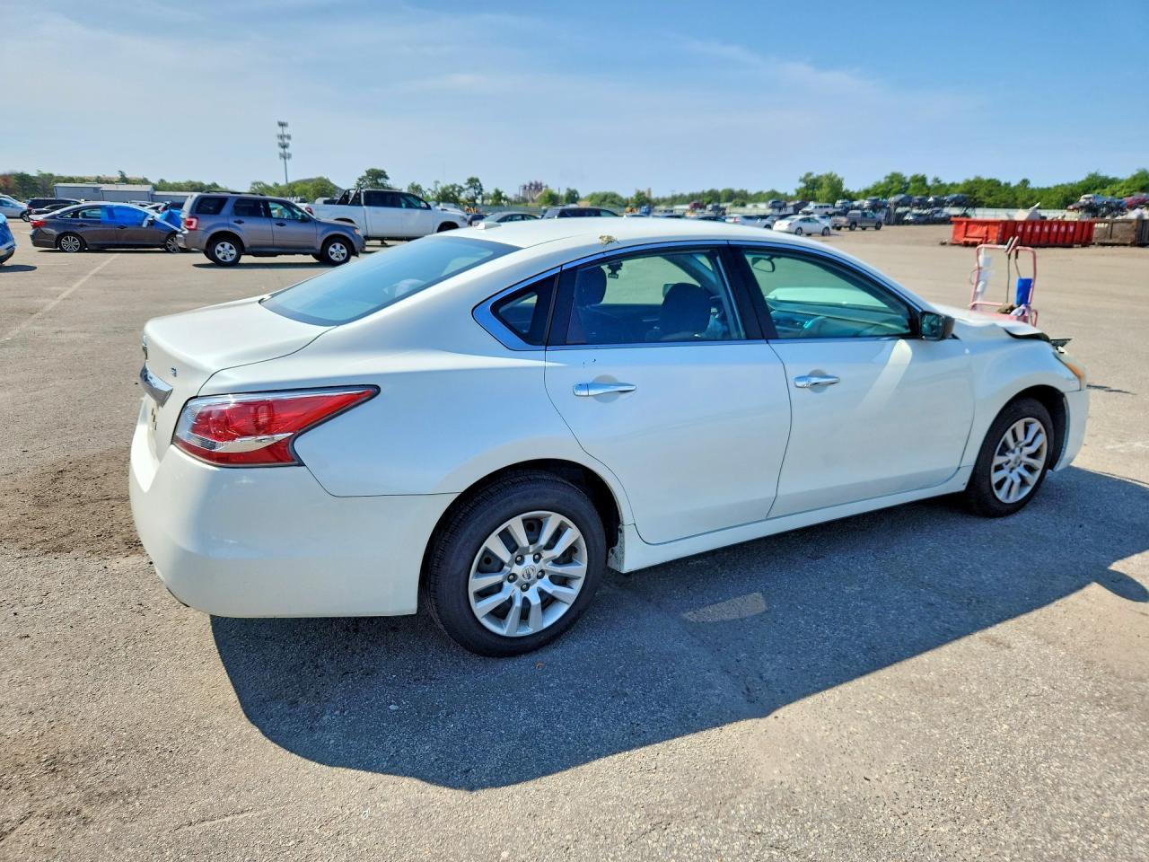 2015 Nissan Altima 2.5 S Белый vin: 1N4AL3AP2FN362308