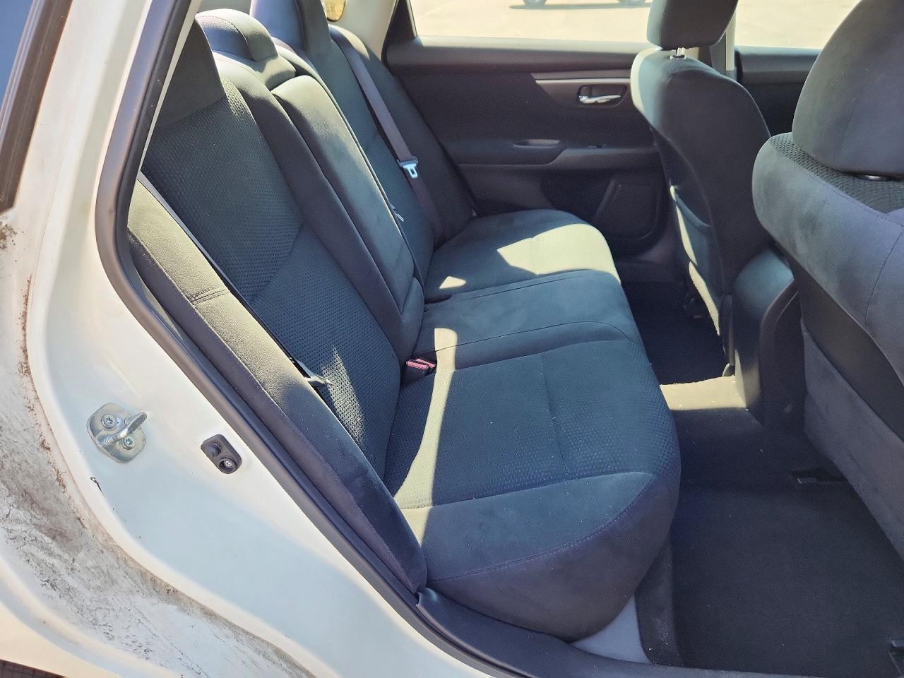 2015 Nissan Altima 2.5 S Белый vin: 1N4AL3AP2FN362308