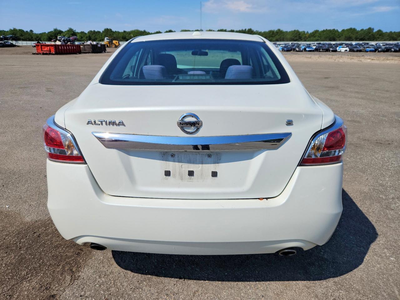 2015 Nissan Altima 2.5 S Белый vin: 1N4AL3AP2FN362308