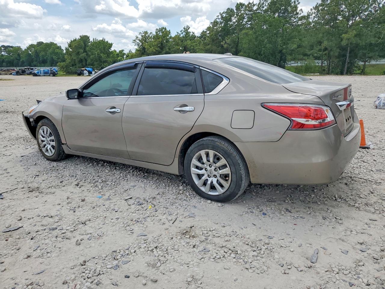 2015 Nissan Altima 2.5 S Beige vin: 1N4AL3AP2FN368805