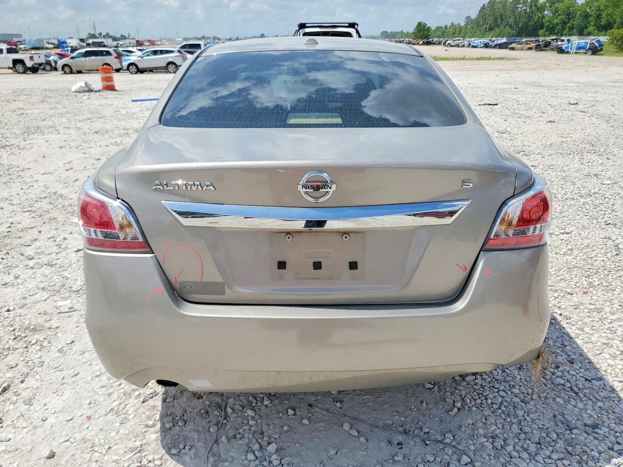 2015 Nissan Altima 2.5 S Beige vin: 1N4AL3AP2FN368805