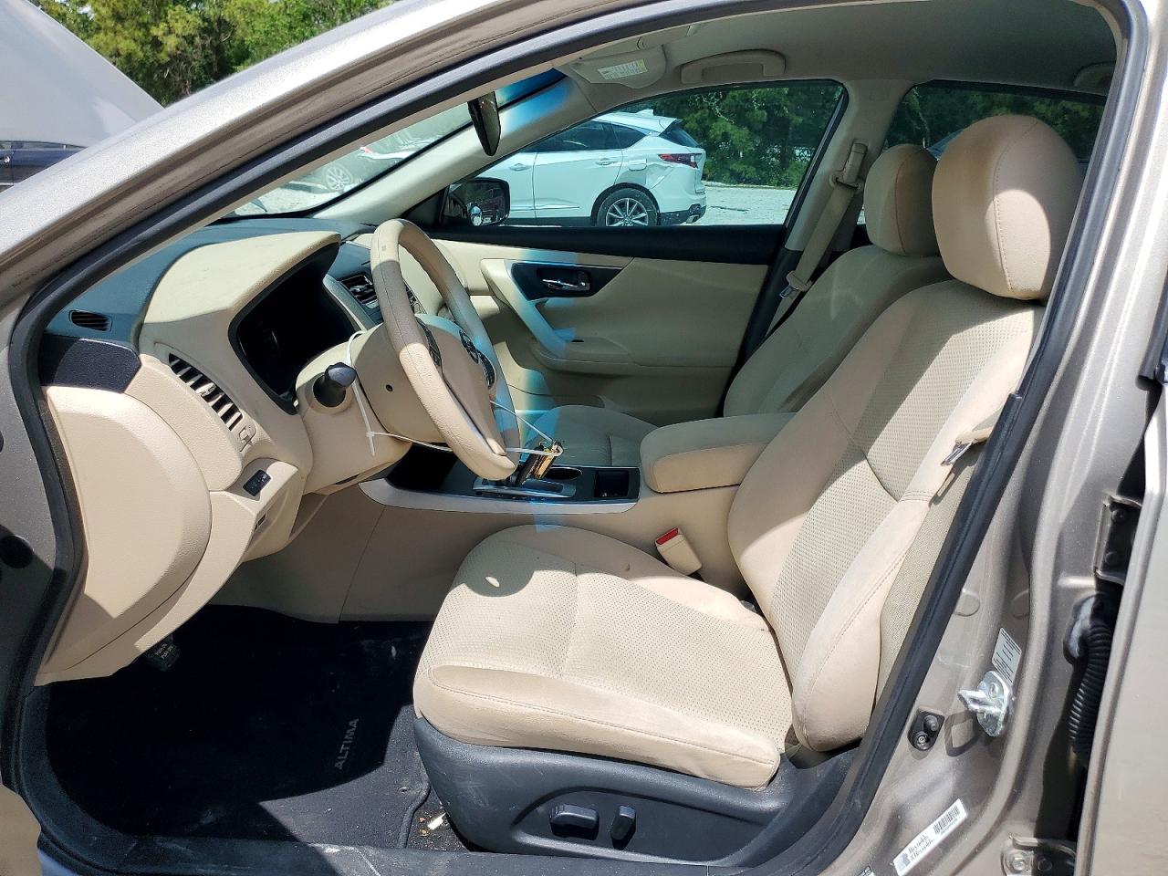 2015 Nissan Altima 2.5 S Beige vin: 1N4AL3AP2FN368805