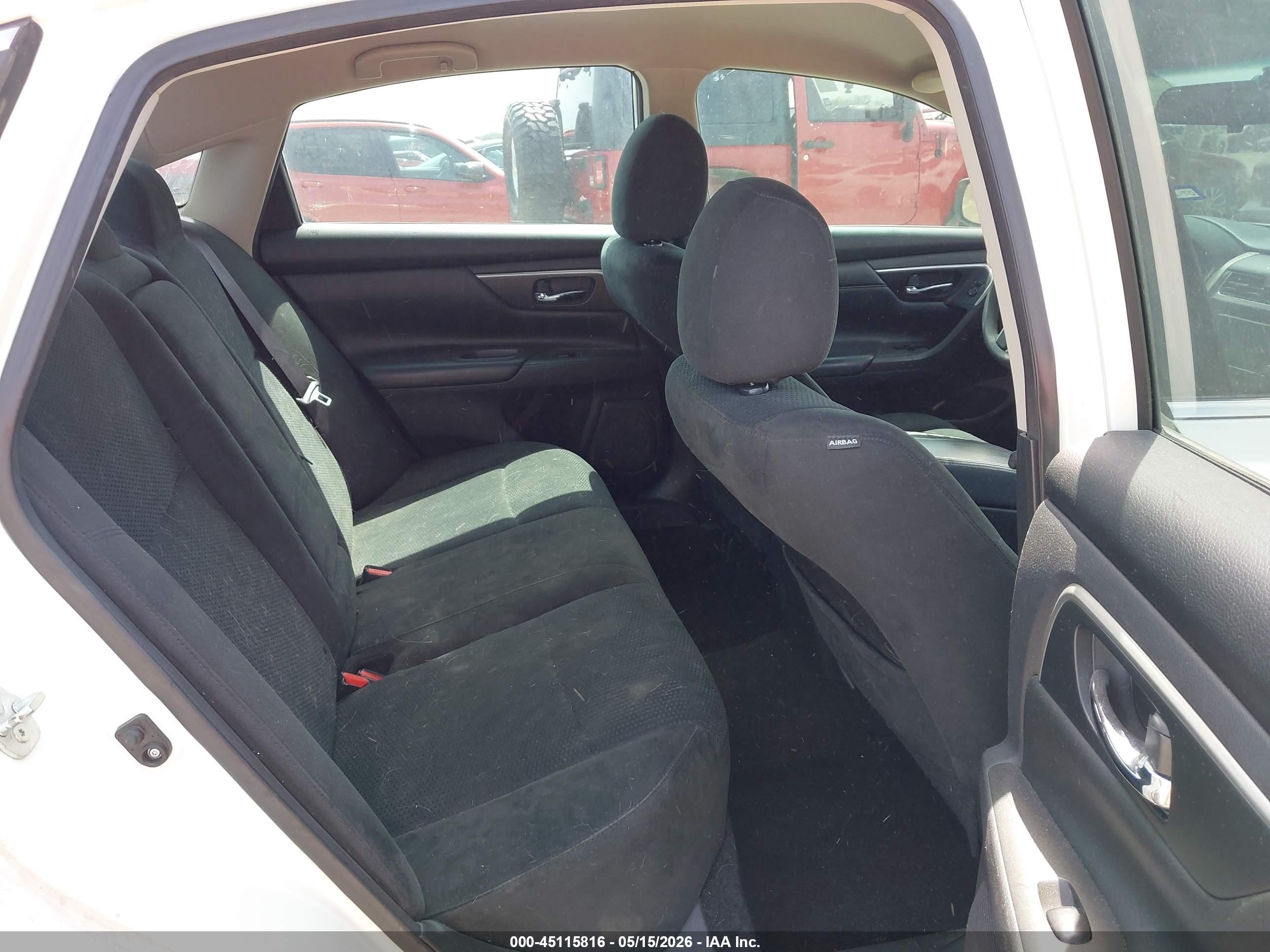 2015 Nissan Altima 2.5 S White vin: 1N4AL3AP2FN388374