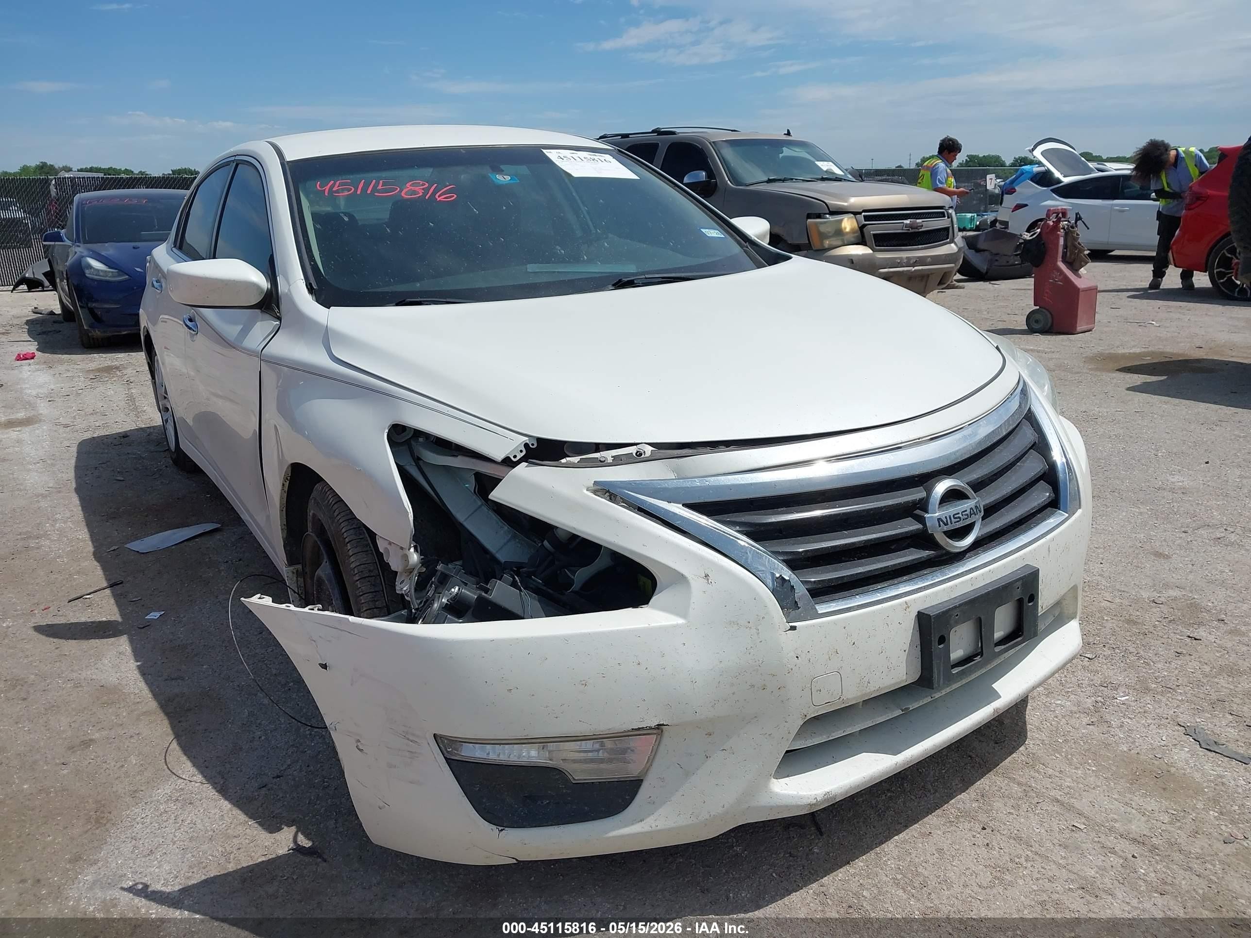 2015 Nissan Altima 2.5 S White vin: 1N4AL3AP2FN388374