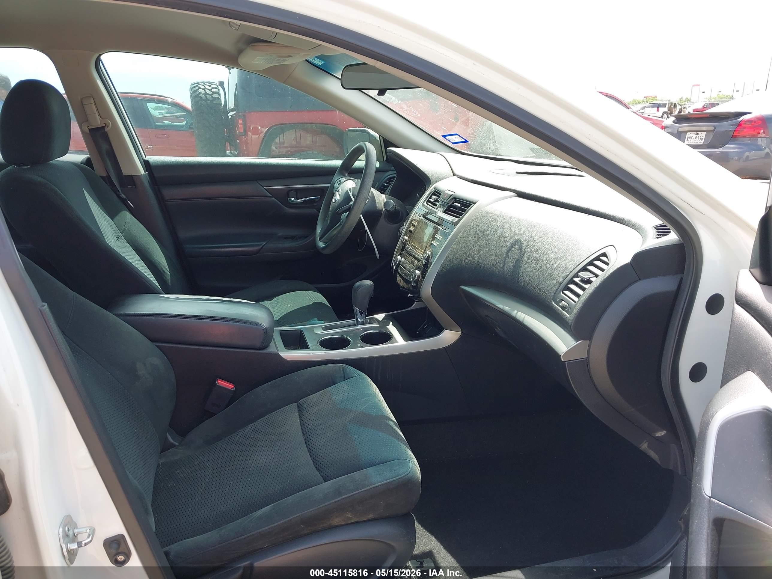 2015 Nissan Altima 2.5 S White vin: 1N4AL3AP2FN388374