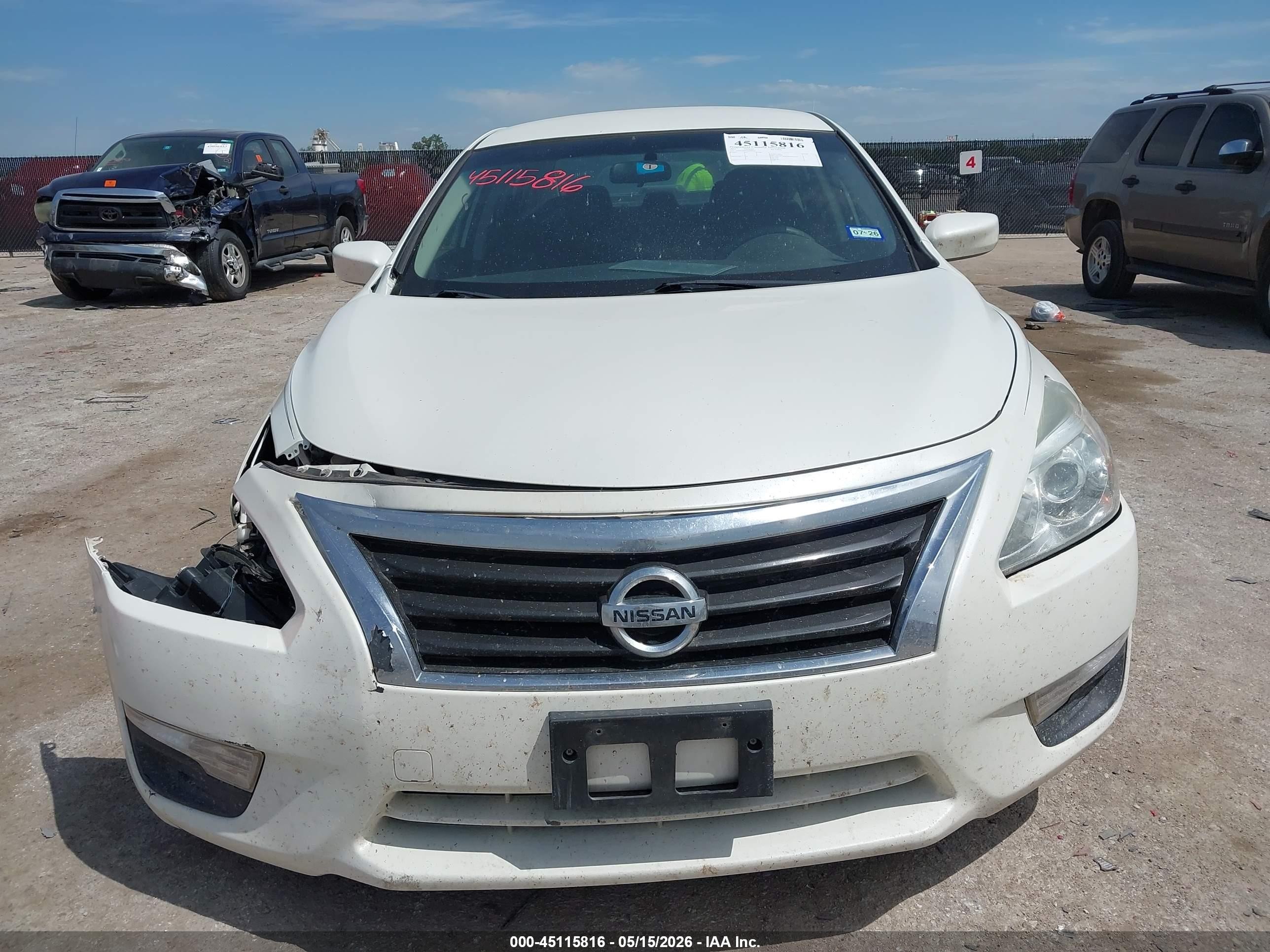2015 Nissan Altima 2.5 S White vin: 1N4AL3AP2FN388374