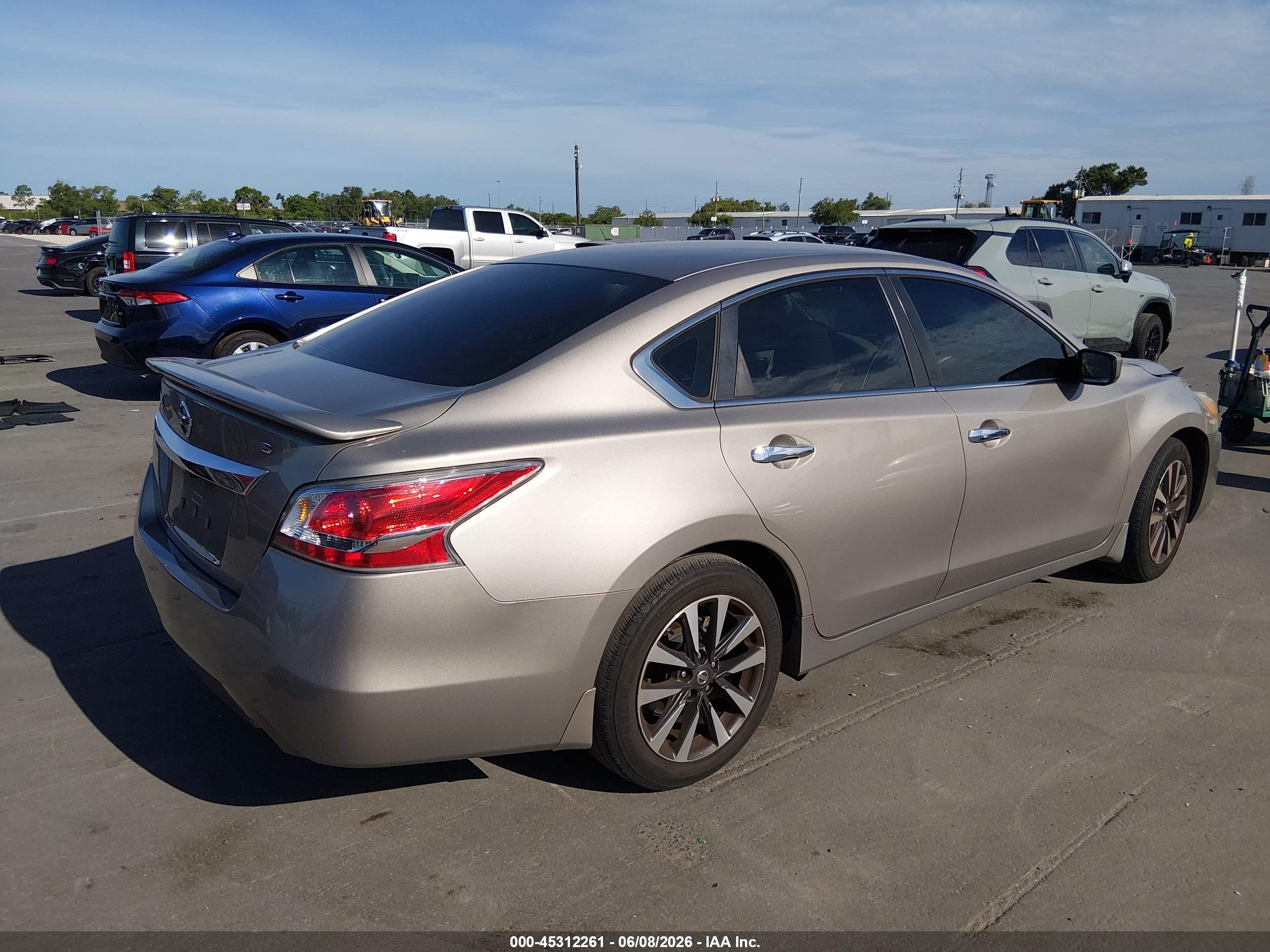 2015 Nissan Altima 2.5 S Золотой vin: 1N4AL3AP2FN397060