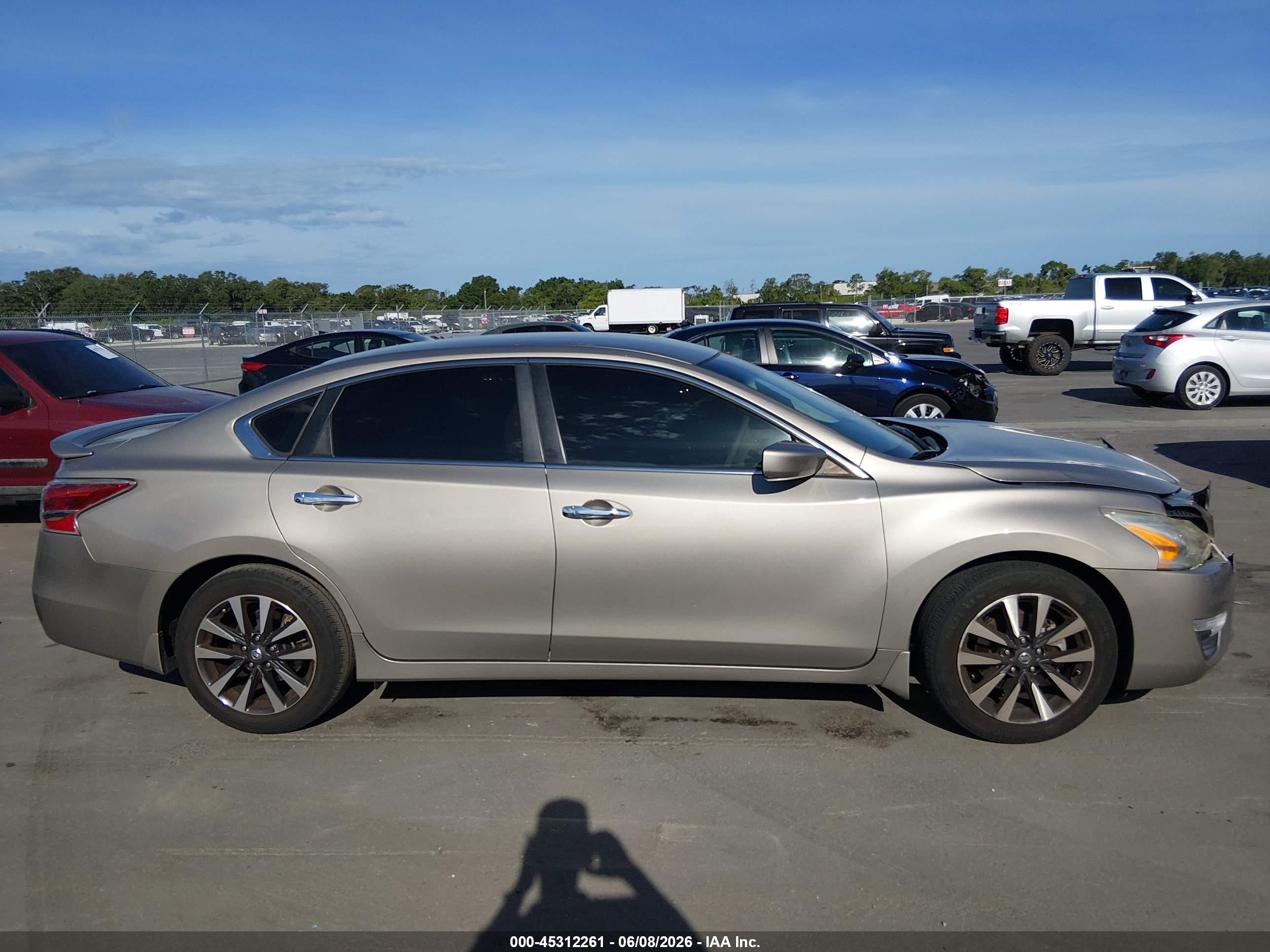 2015 Nissan Altima 2.5 S Золотой vin: 1N4AL3AP2FN397060