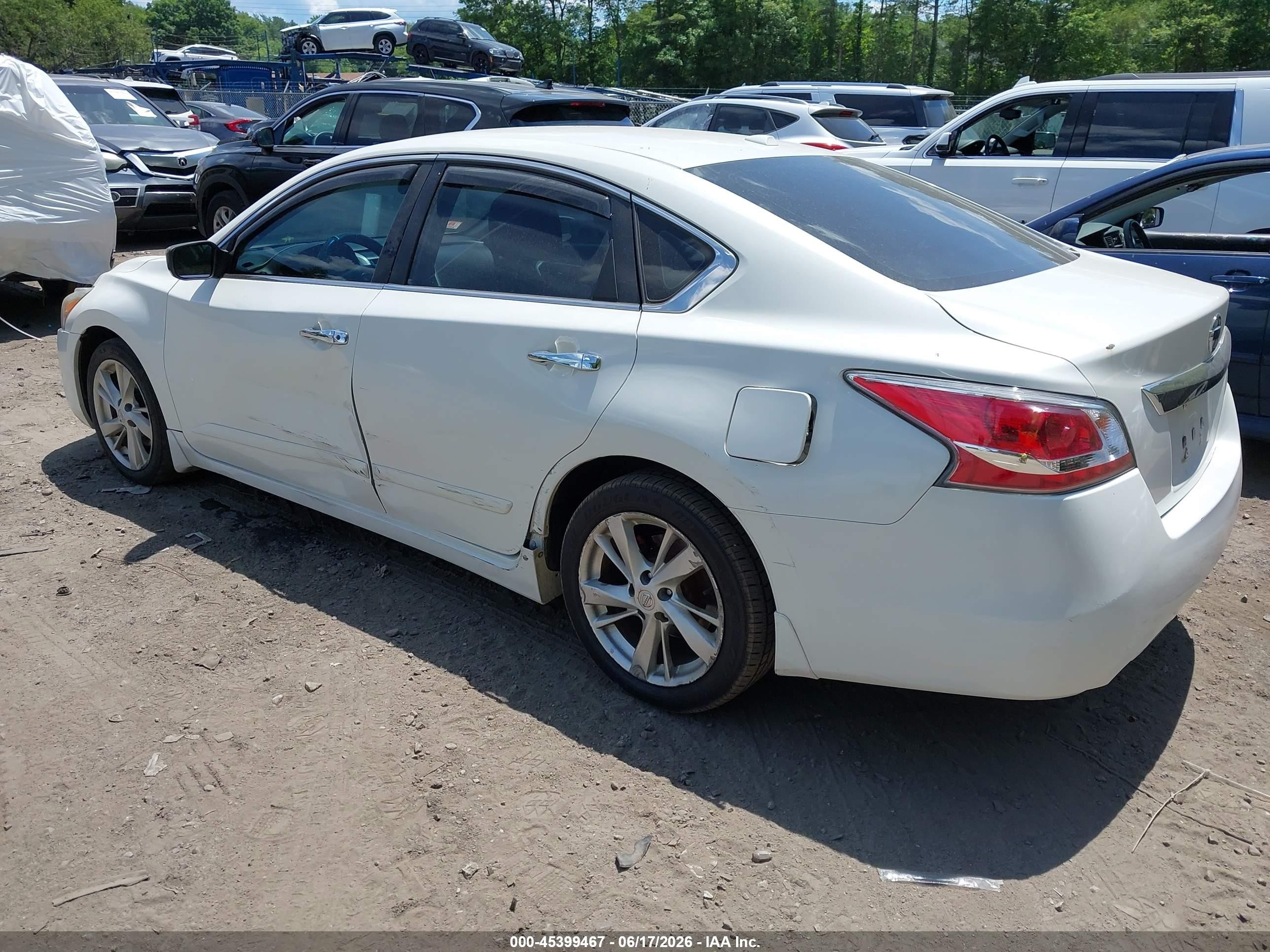 2015 Nissan Altima 2.5 S White vin: 1N4AL3AP2FN400801