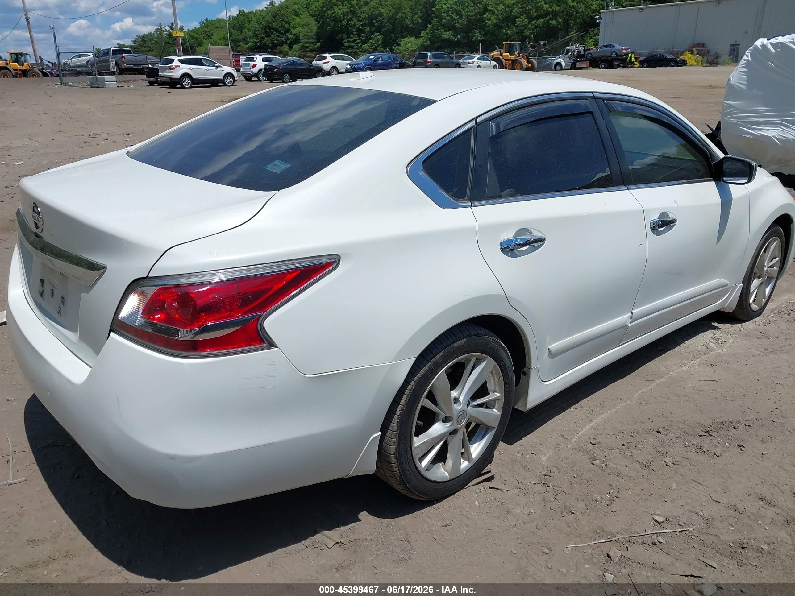 2015 Nissan Altima 2.5 S White vin: 1N4AL3AP2FN400801