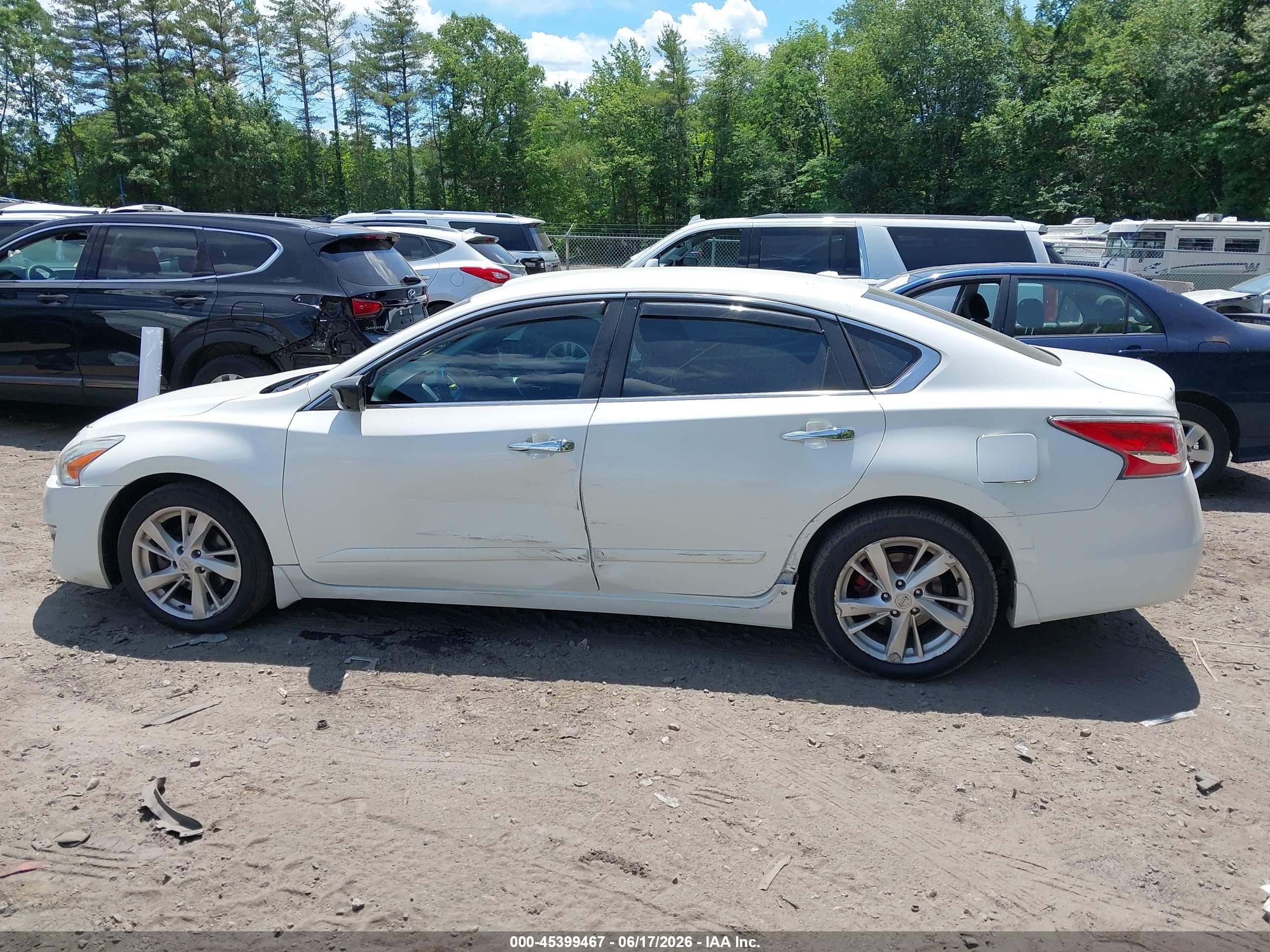 2015 Nissan Altima 2.5 S White vin: 1N4AL3AP2FN400801