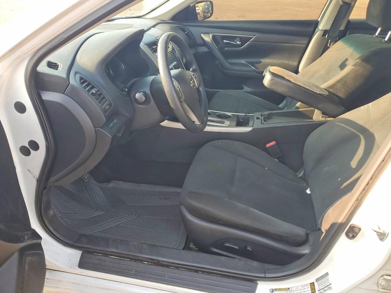 2015 Nissan Altima 2.5 S White vin: 1N4AL3AP2FN405660