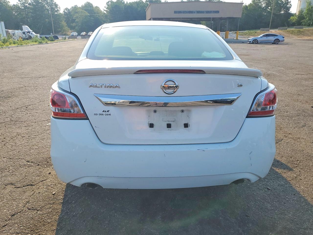 2015 Nissan Altima 2.5 S White vin: 1N4AL3AP2FN405660