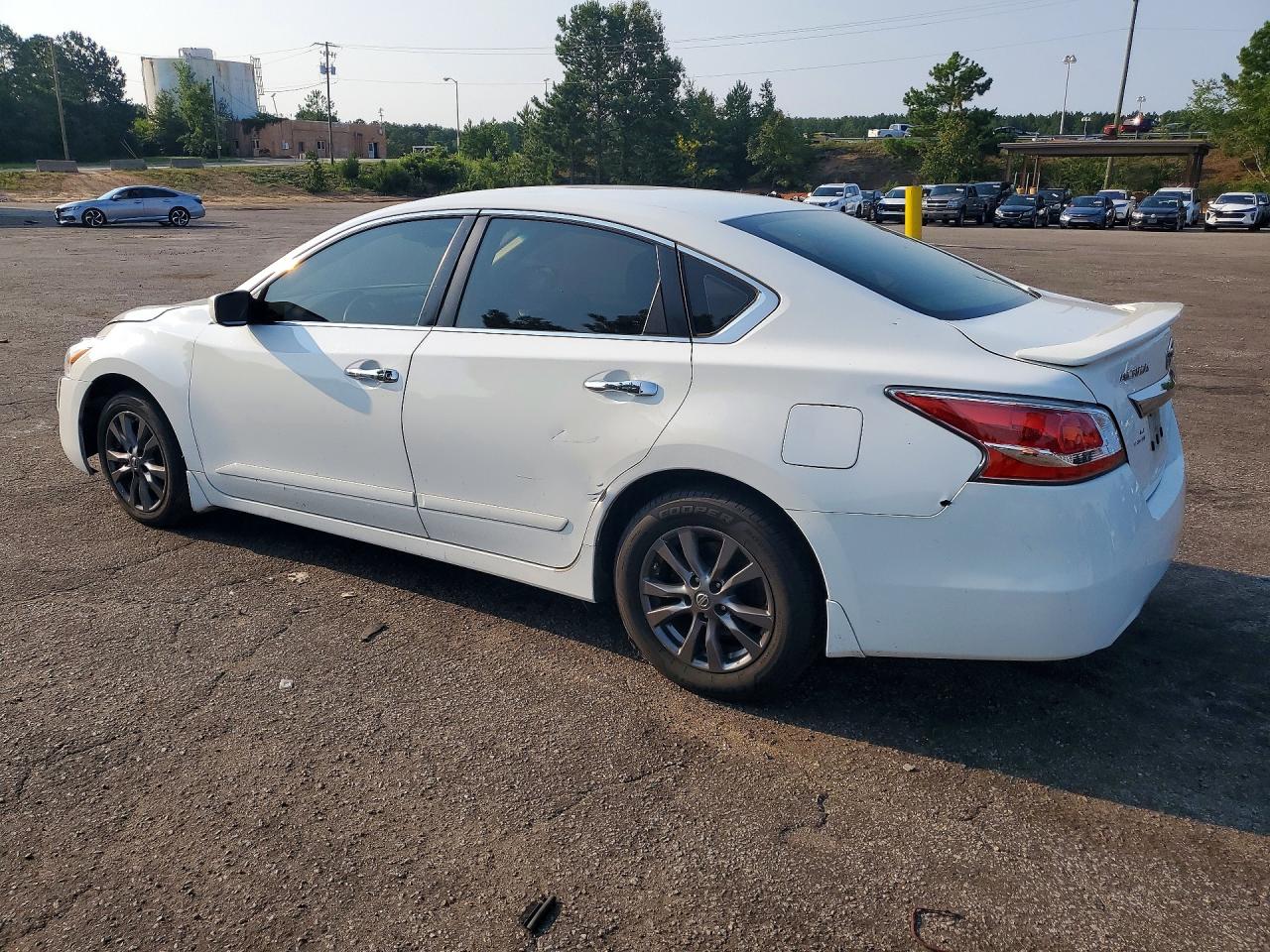 2015 Nissan Altima 2.5 S White vin: 1N4AL3AP2FN405660