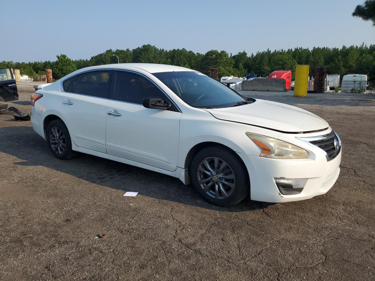 2015 Nissan Altima 2.5 S White vin: 1N4AL3AP2FN405660 Damage: Front Bumper, Multiple Scratches Heavy, 3