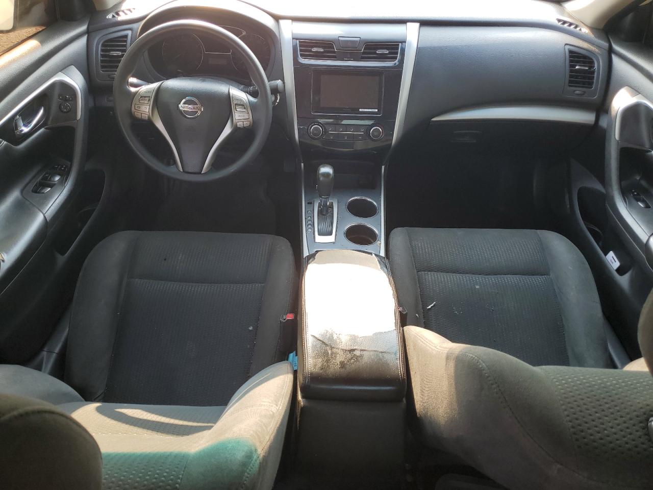 2015 Nissan Altima 2.5 S White vin: 1N4AL3AP2FN405660 Damage: Front Center Armrest, Worn, Replacement Required