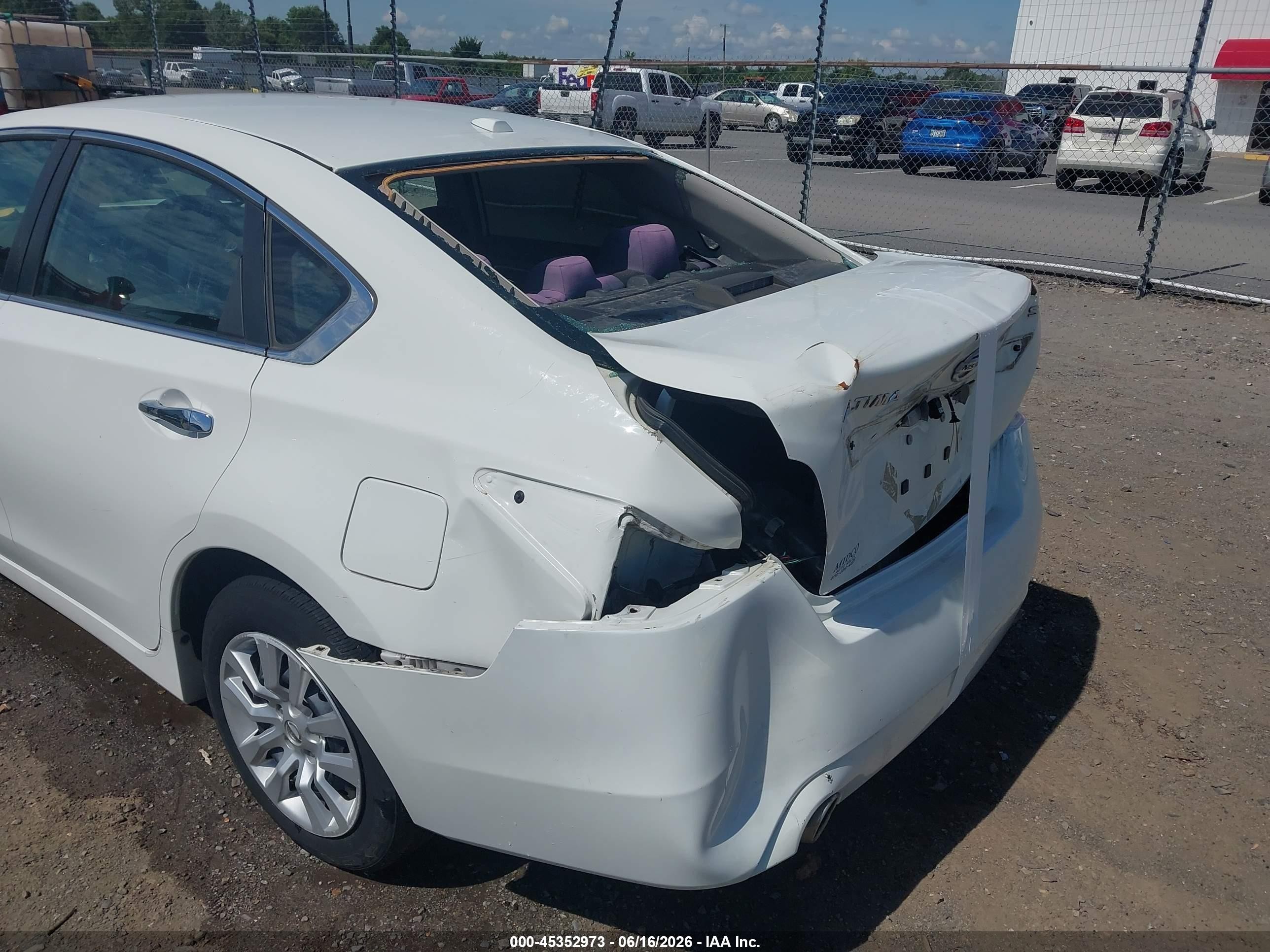 2015 Nissan Altima 2.5 S Белый vin: 1N4AL3AP2FN860394