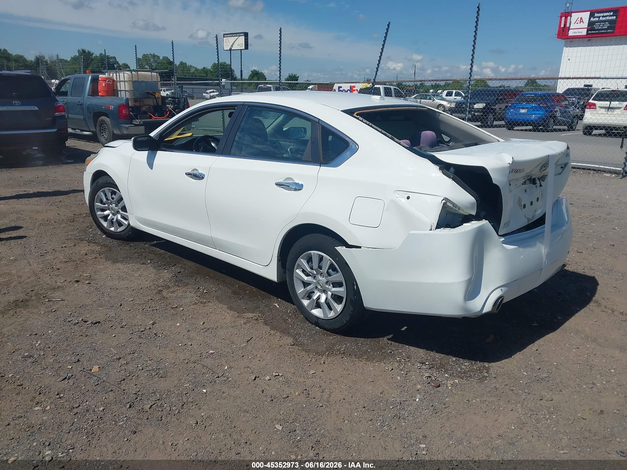 2015 Nissan Altima 2.5 S Белый vin: 1N4AL3AP2FN860394
