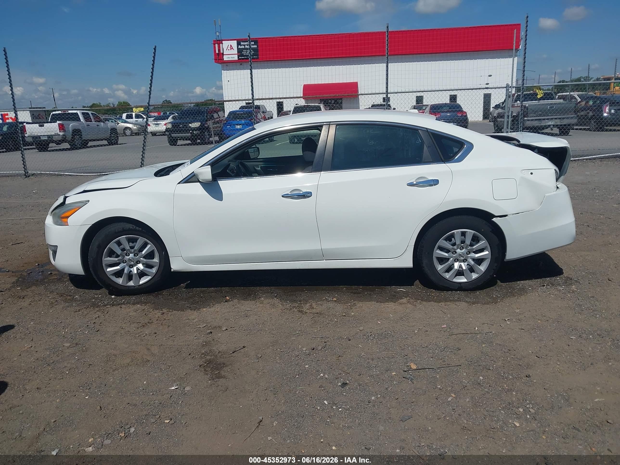 2015 Nissan Altima 2.5 S Белый vin: 1N4AL3AP2FN860394