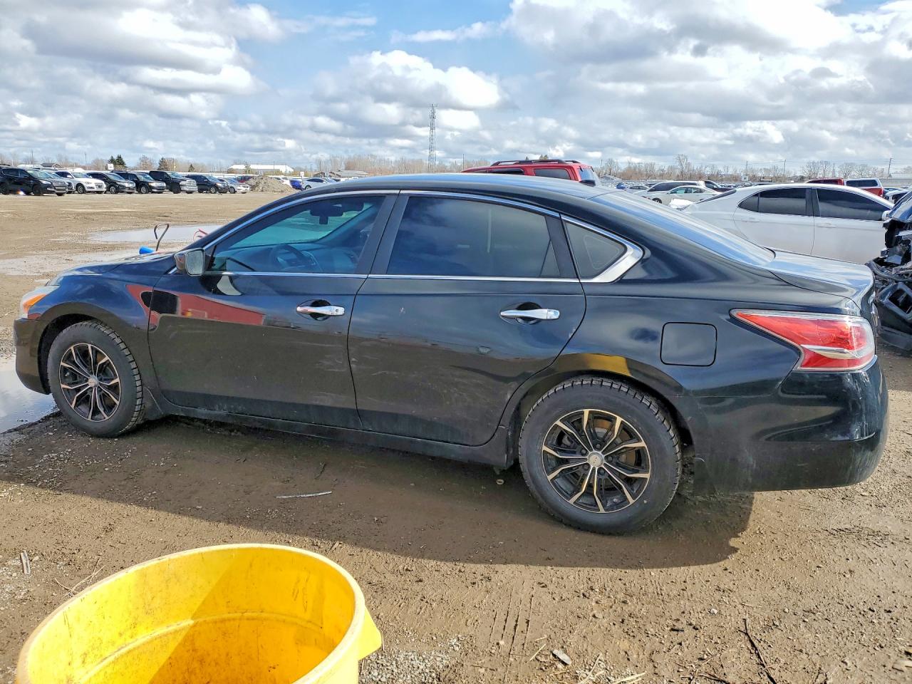 2015 Nissan Altima 2.5 S 4dr Черный vin: 1N4AL3AP2FN875459