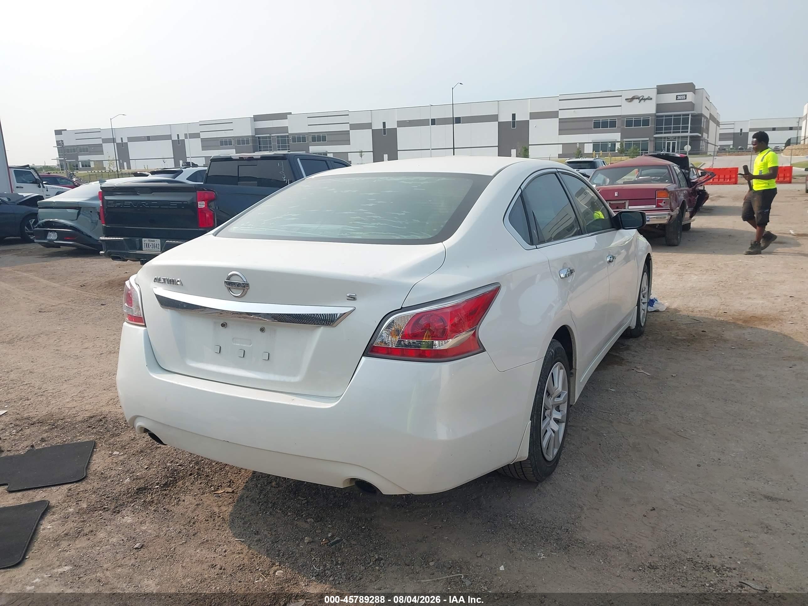 2015 Nissan Altima 2.5 S White vin: 1N4AL3AP2FN880175