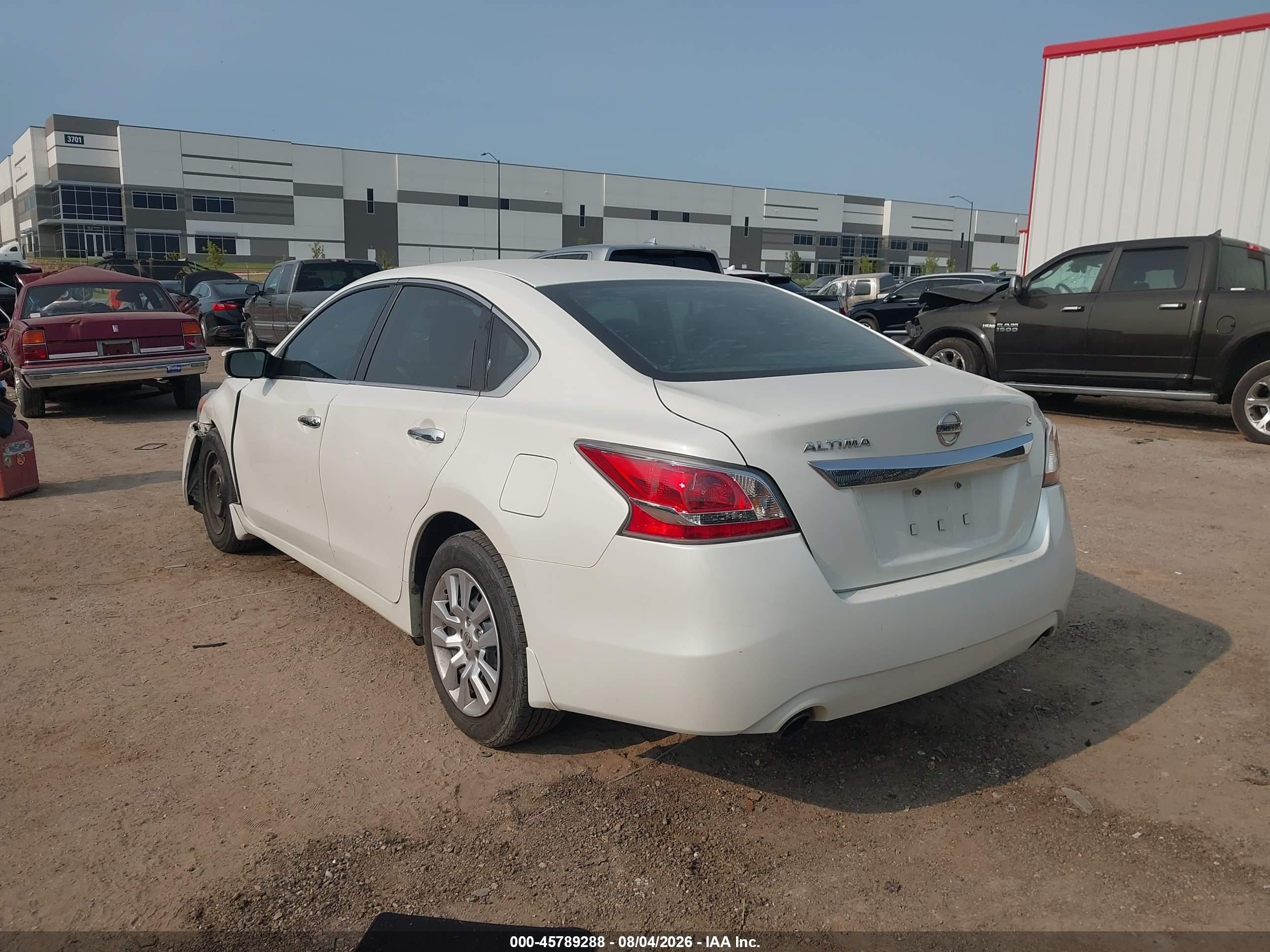 2015 Nissan Altima 2.5 S White vin: 1N4AL3AP2FN880175