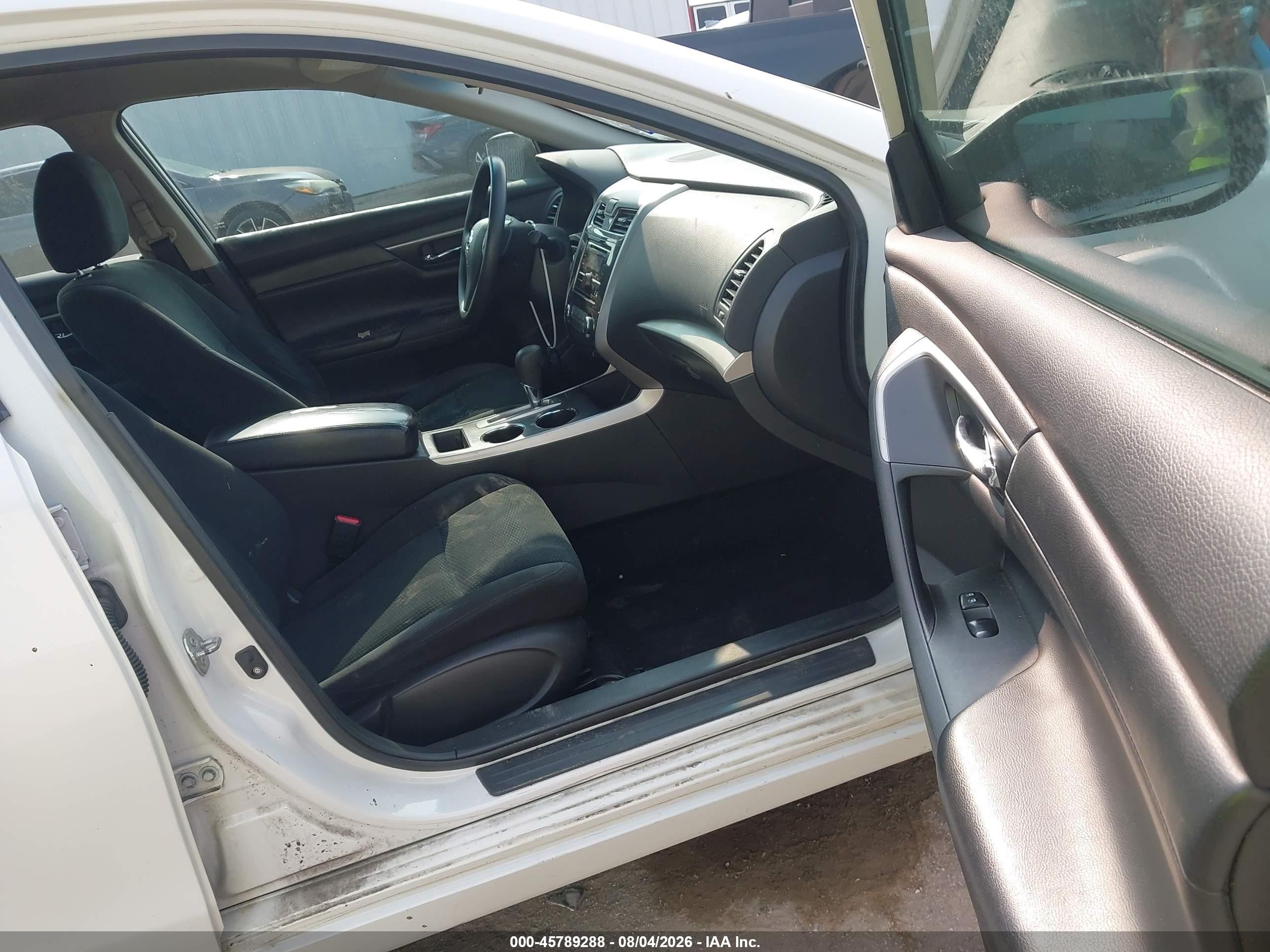 2015 Nissan Altima 2.5 S White vin: 1N4AL3AP2FN880175