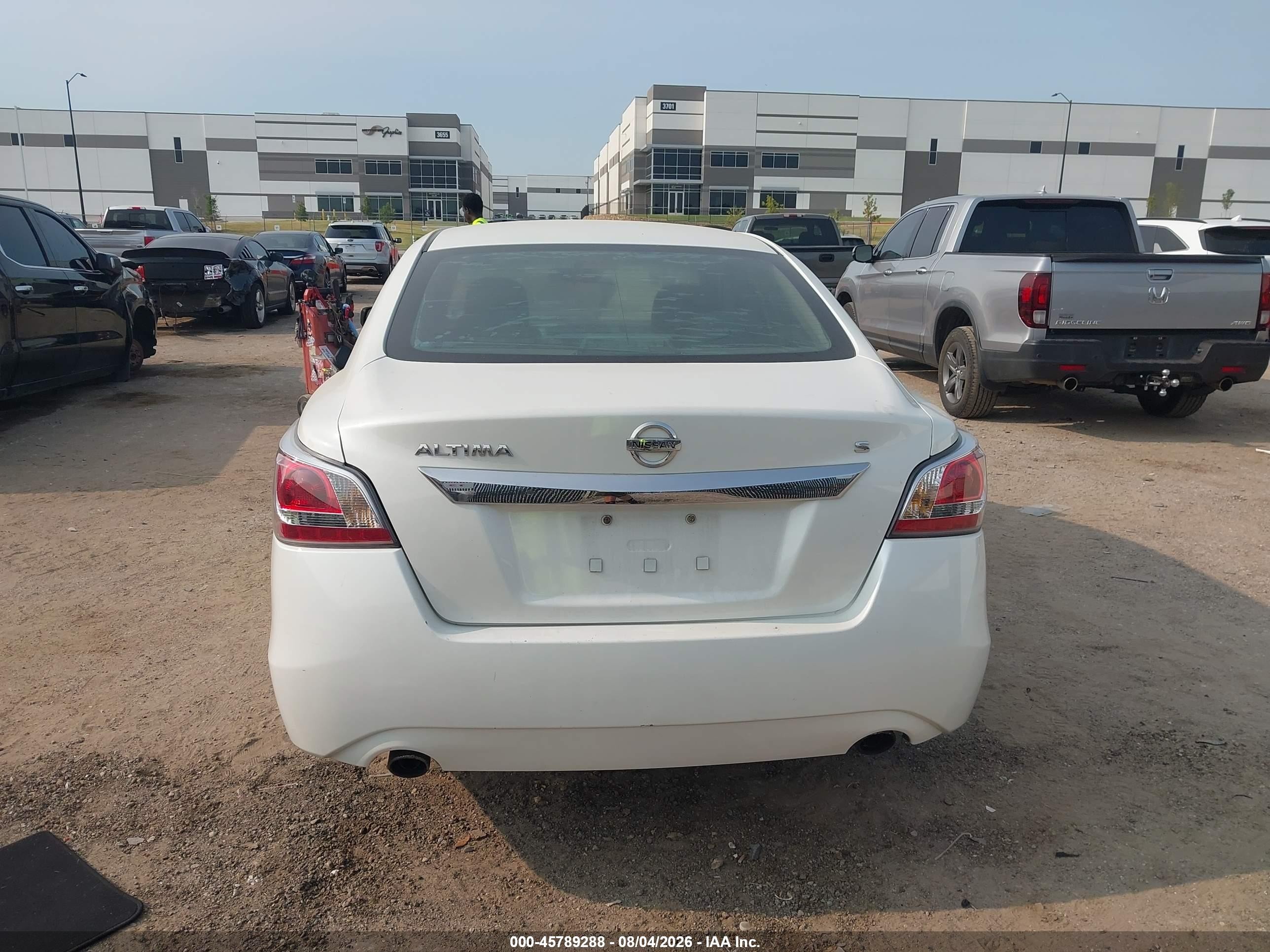 2015 Nissan Altima 2.5 S White vin: 1N4AL3AP2FN880175