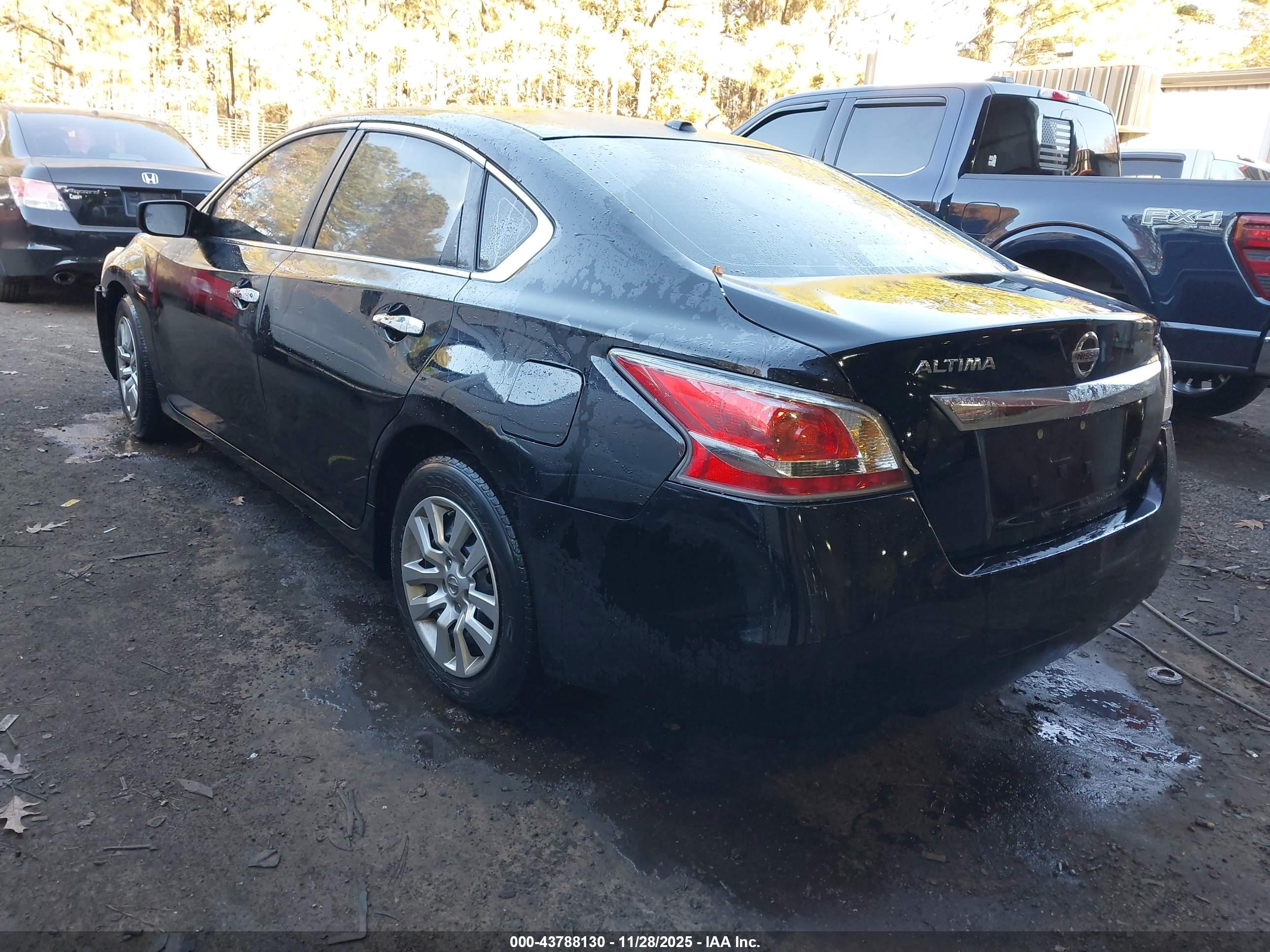 2015 Nissan Altima   Black vin: 1N4AL3AP2FN882377