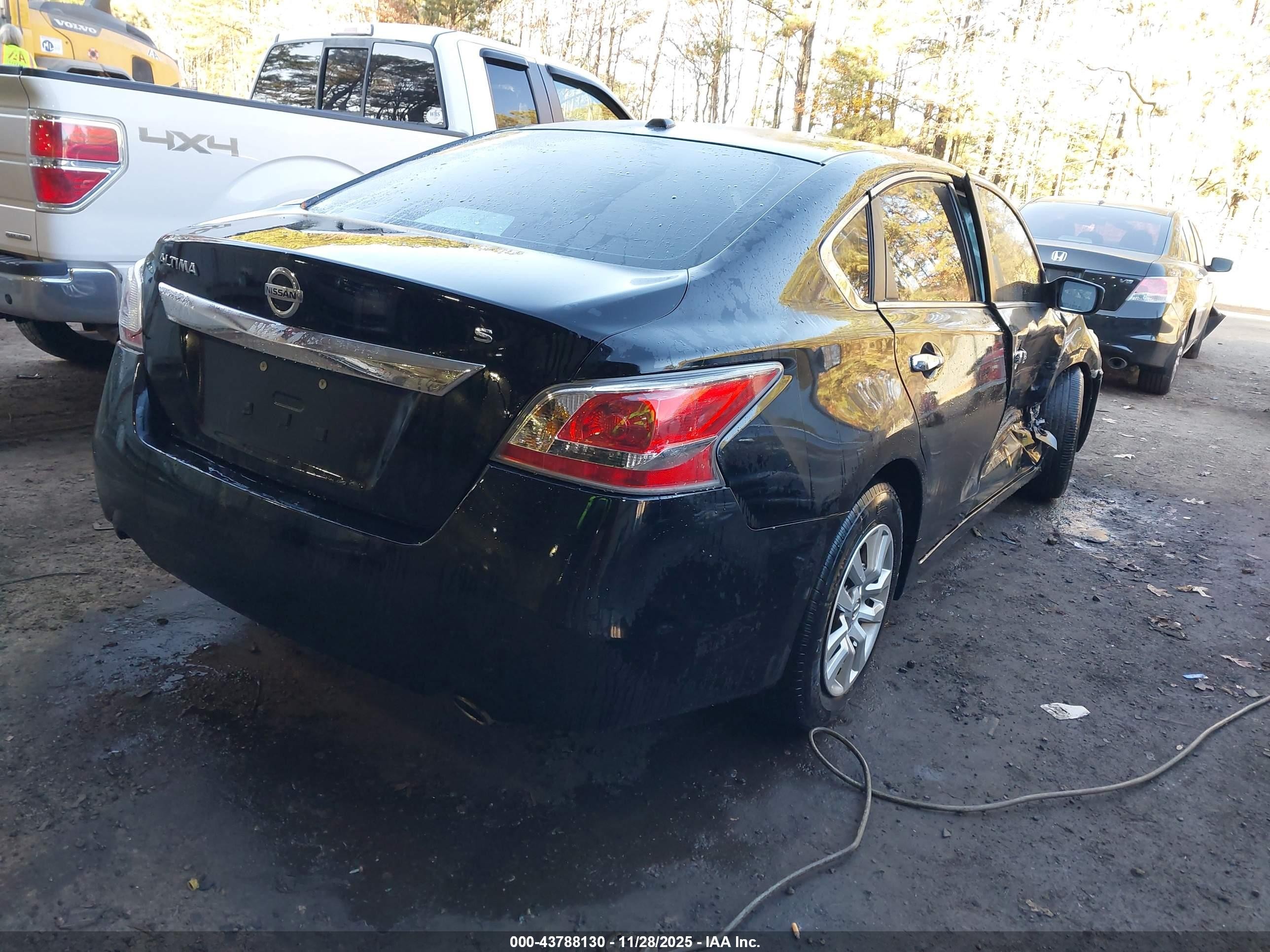 2015 Nissan Altima   Black vin: 1N4AL3AP2FN882377