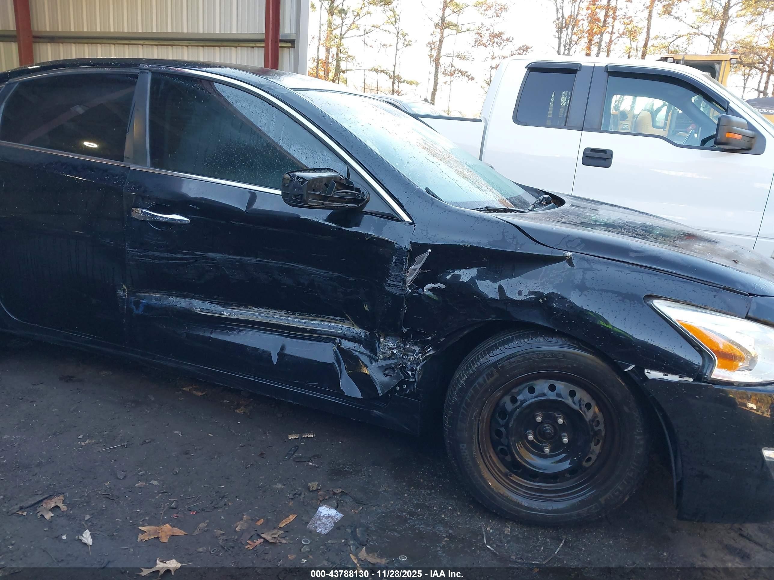 2015 Nissan Altima   Black vin: 1N4AL3AP2FN882377