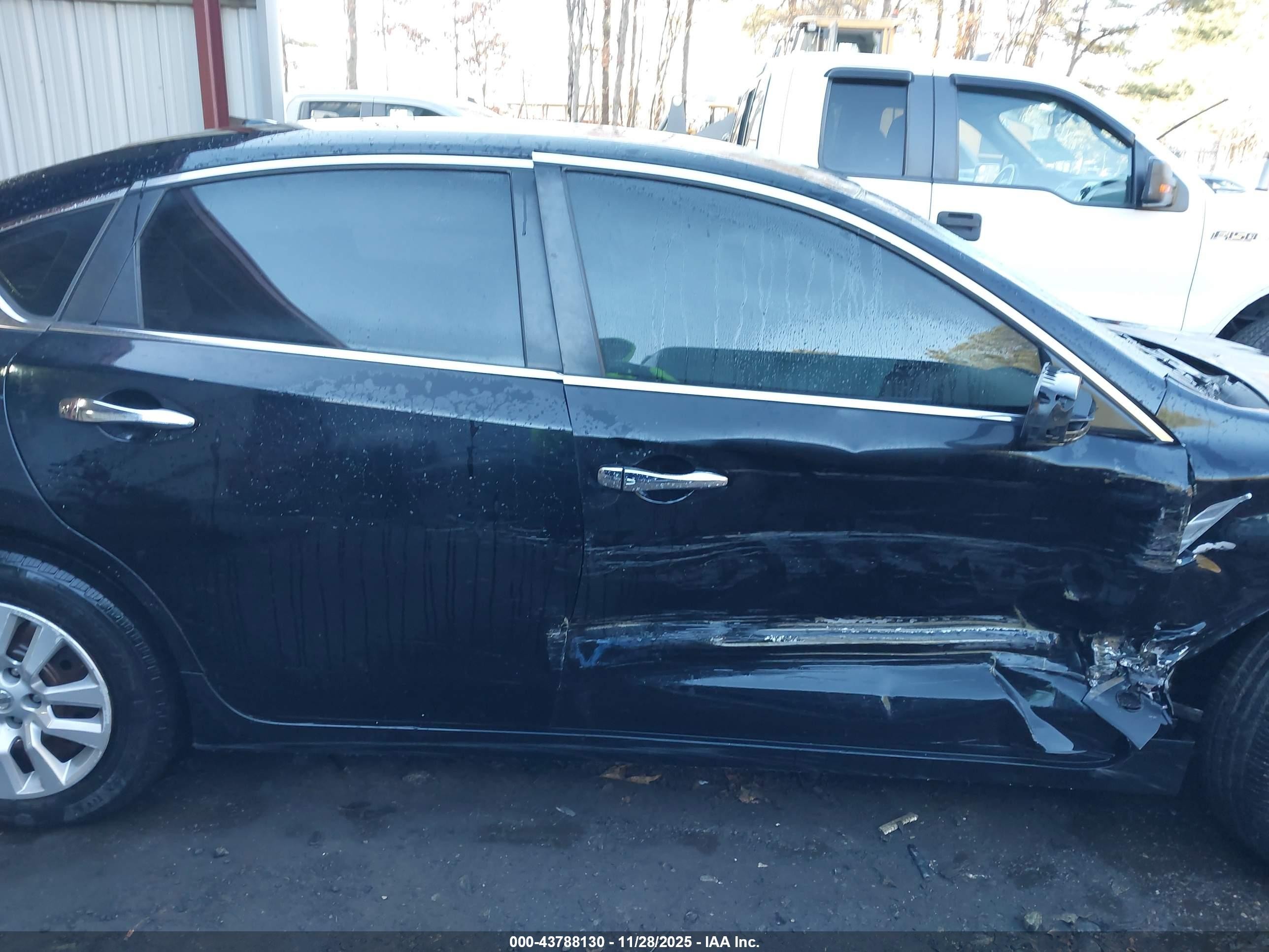 2015 Nissan Altima   Black vin: 1N4AL3AP2FN882377