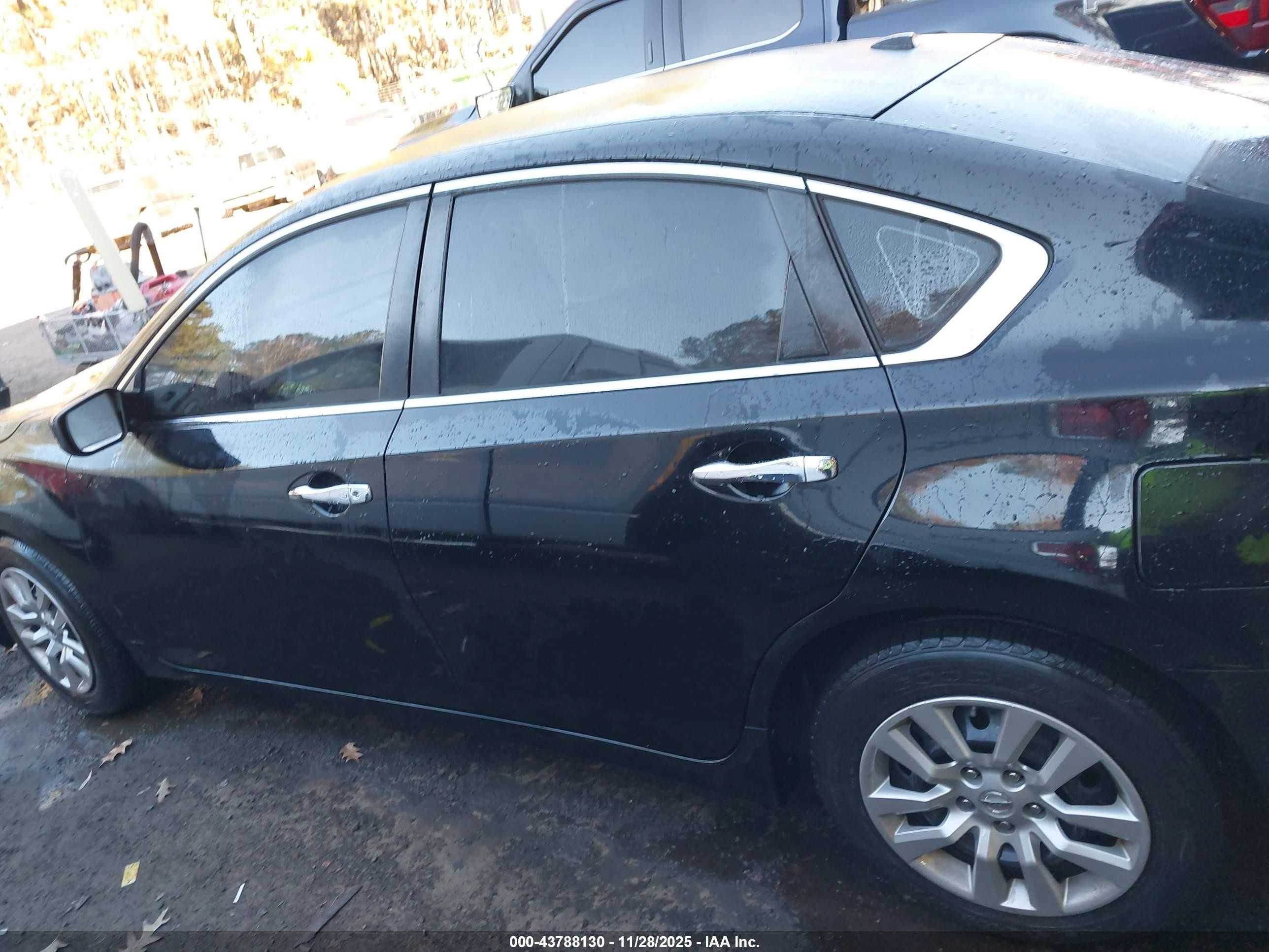 2015 Nissan Altima   Black vin: 1N4AL3AP2FN882377