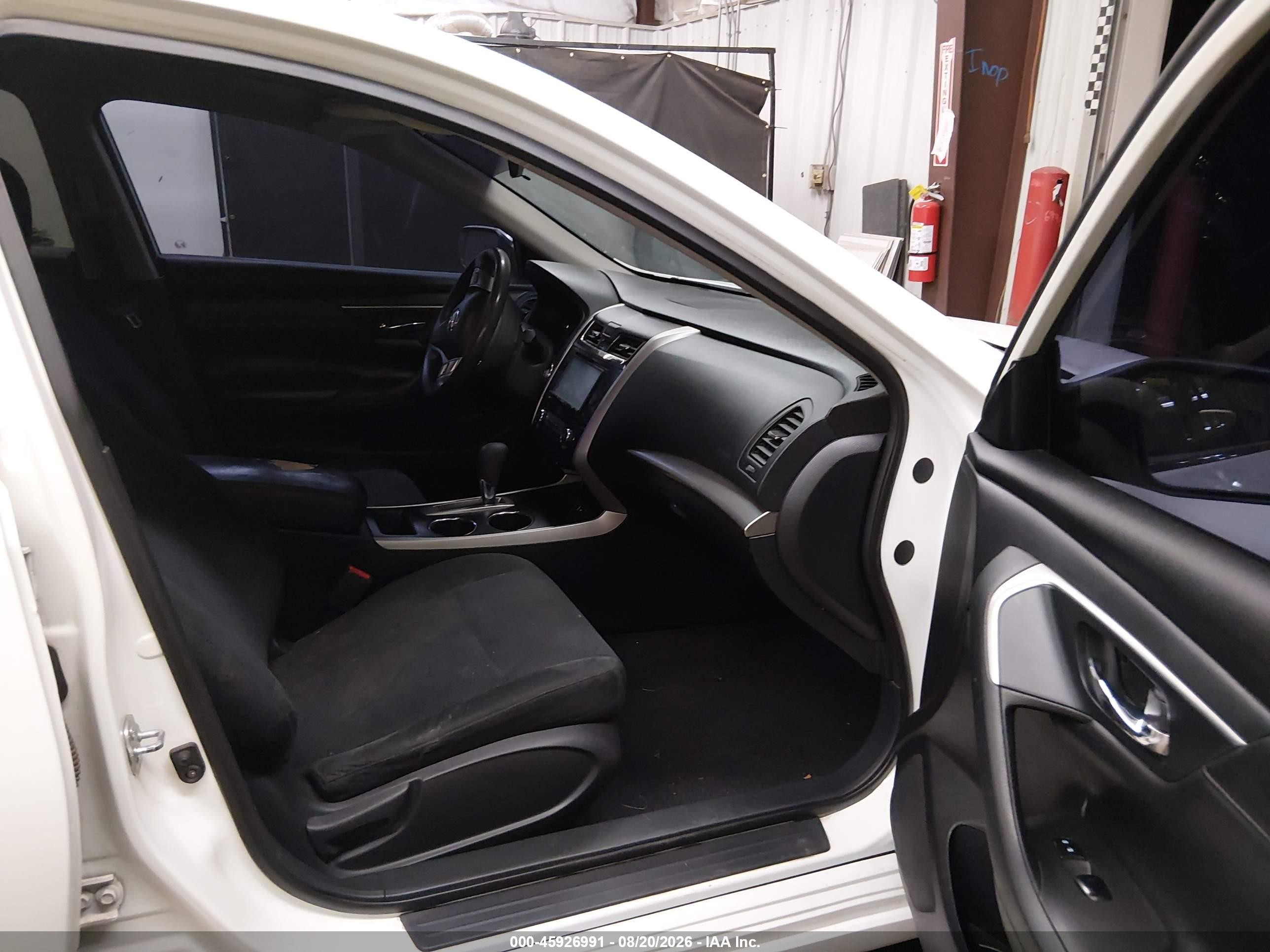 2015 Nissan Altima 2.5/2.5 S/2.5 Sl/2.5 Sv White vin: 1N4AL3AP2FN887935