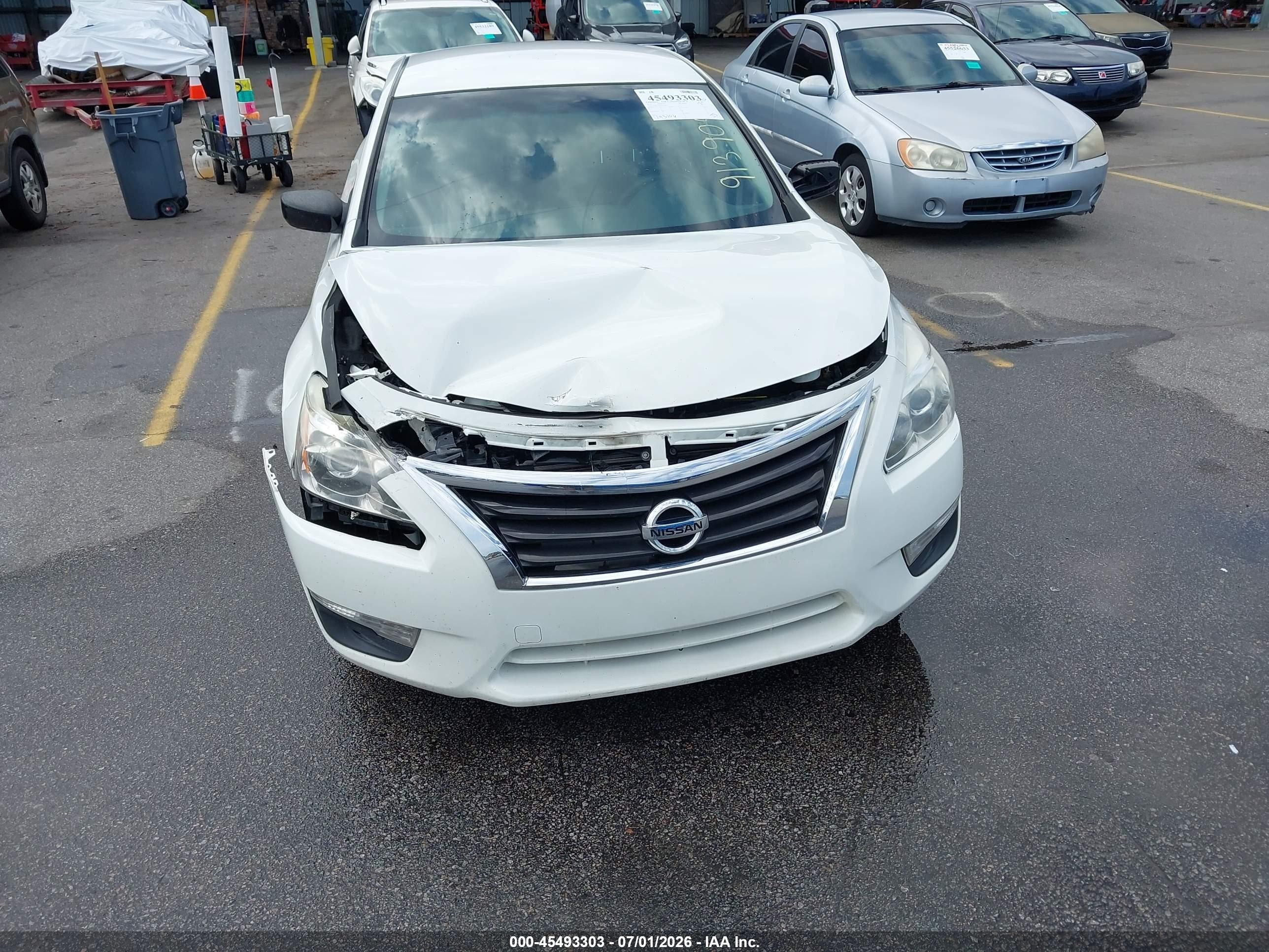 2015 Nissan Altima 2.5 S White vin: 1N4AL3AP2FN913904