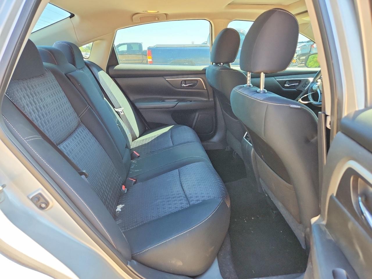 2016 Nissan Altima 2.5 Sv Silver vin: 1N4AL3AP2GC137397