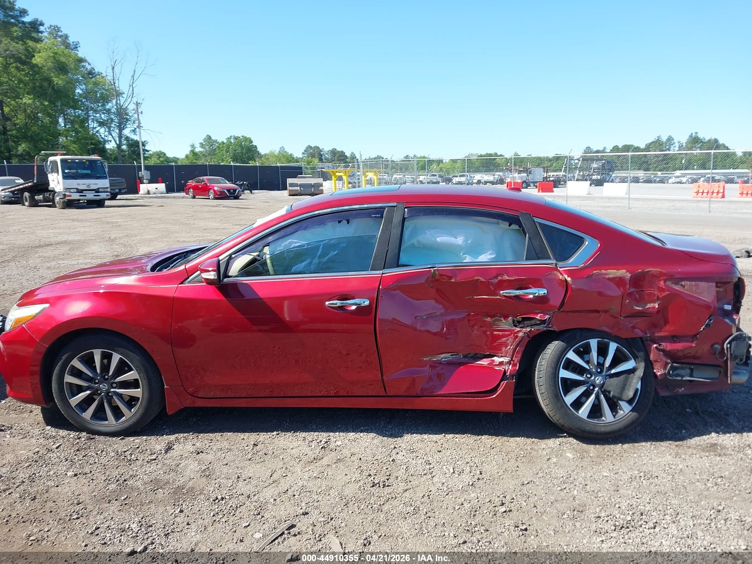 2016 Nissan Altima 2.5 Sv Red vin: 1N4AL3AP2GC158248