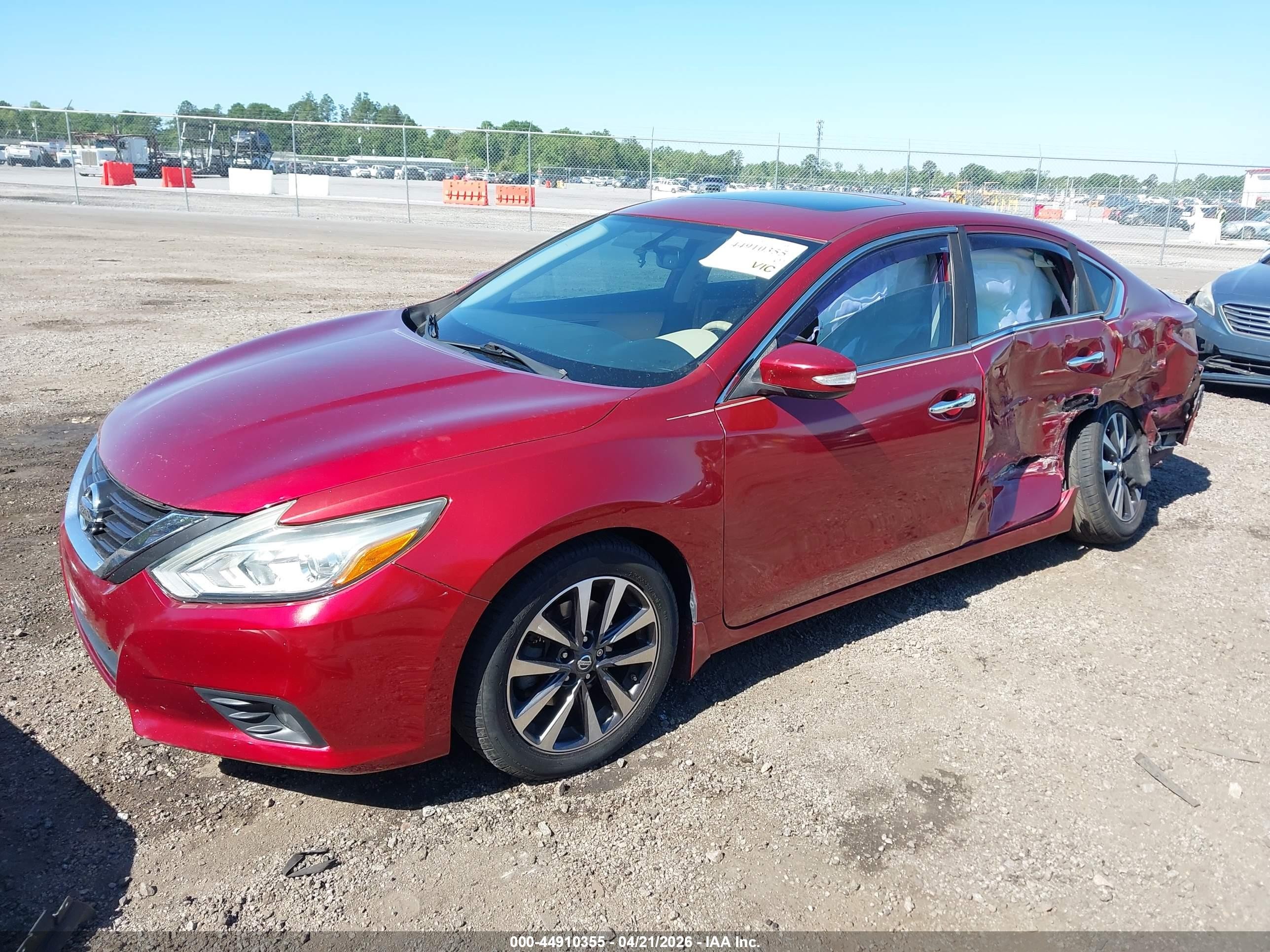 2016 Nissan Altima 2.5 Sv Red vin: 1N4AL3AP2GC158248