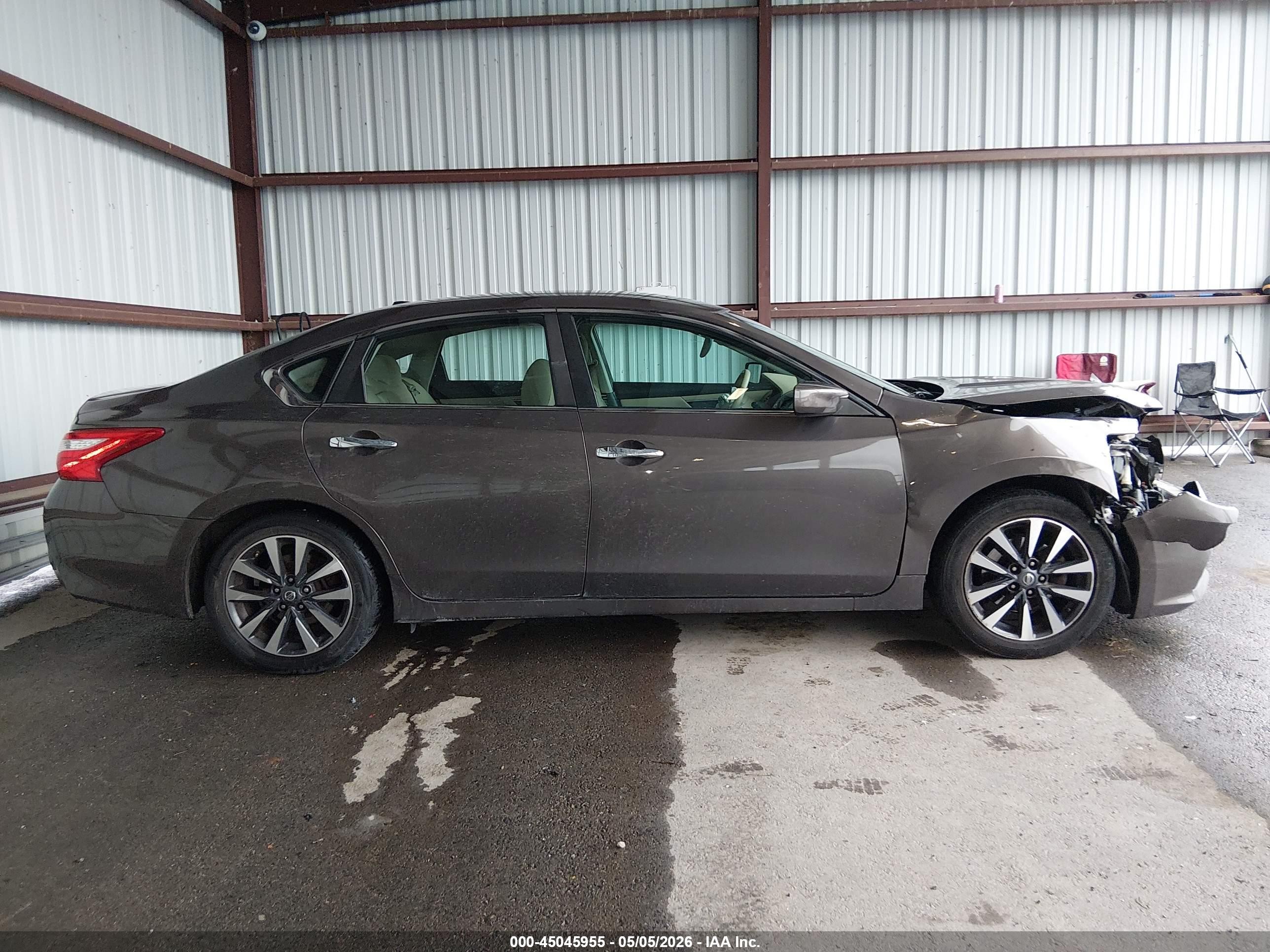 2016 Nissan Altima 2.5/2.5 S/2.5 Sl/2.5 Sr/2.5 Sv Brown vin: 1N4AL3AP2GC191976