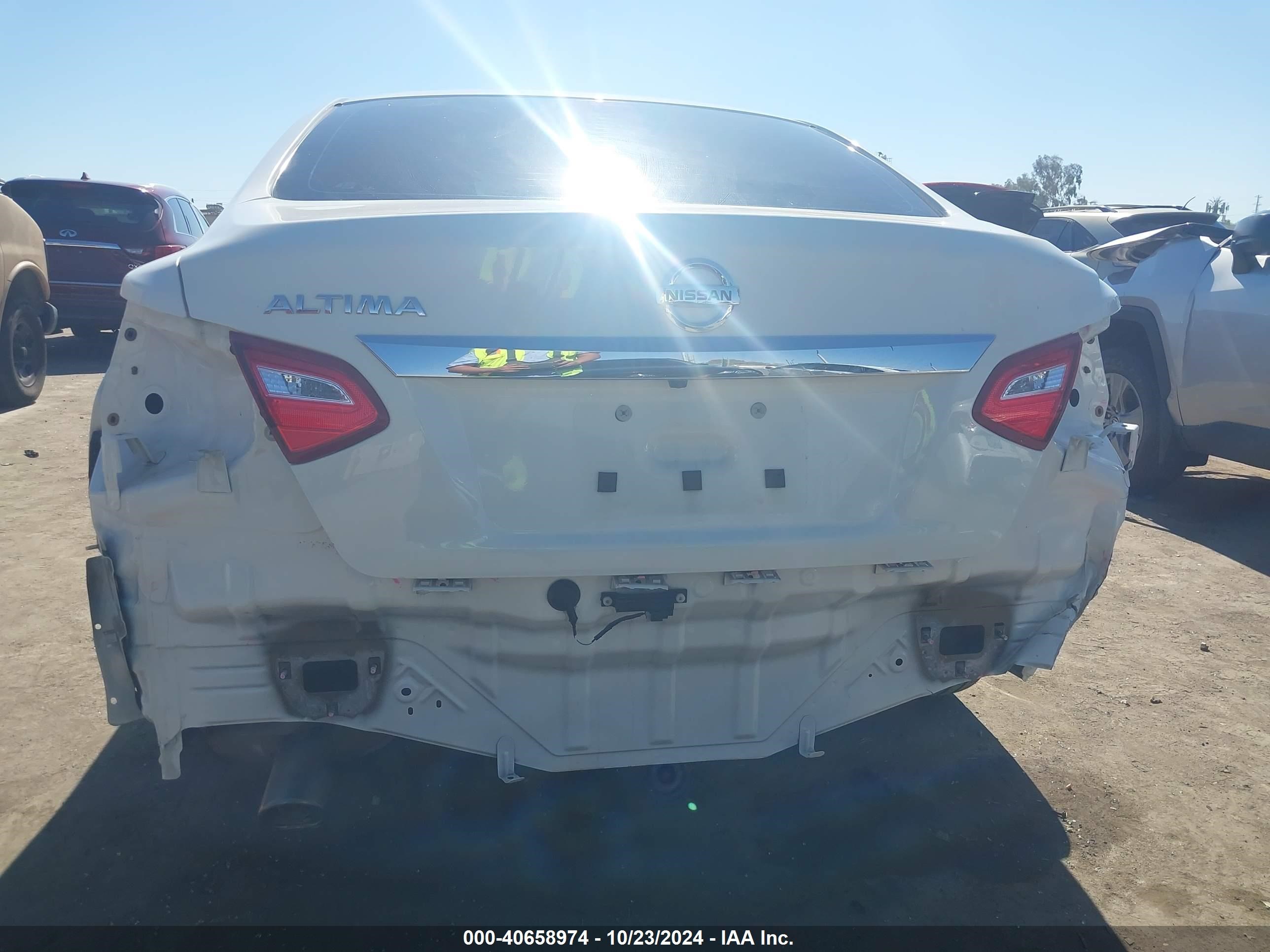 2016 Nissan Altima 2.5 S White vin: 1N4AL3AP2GC197454