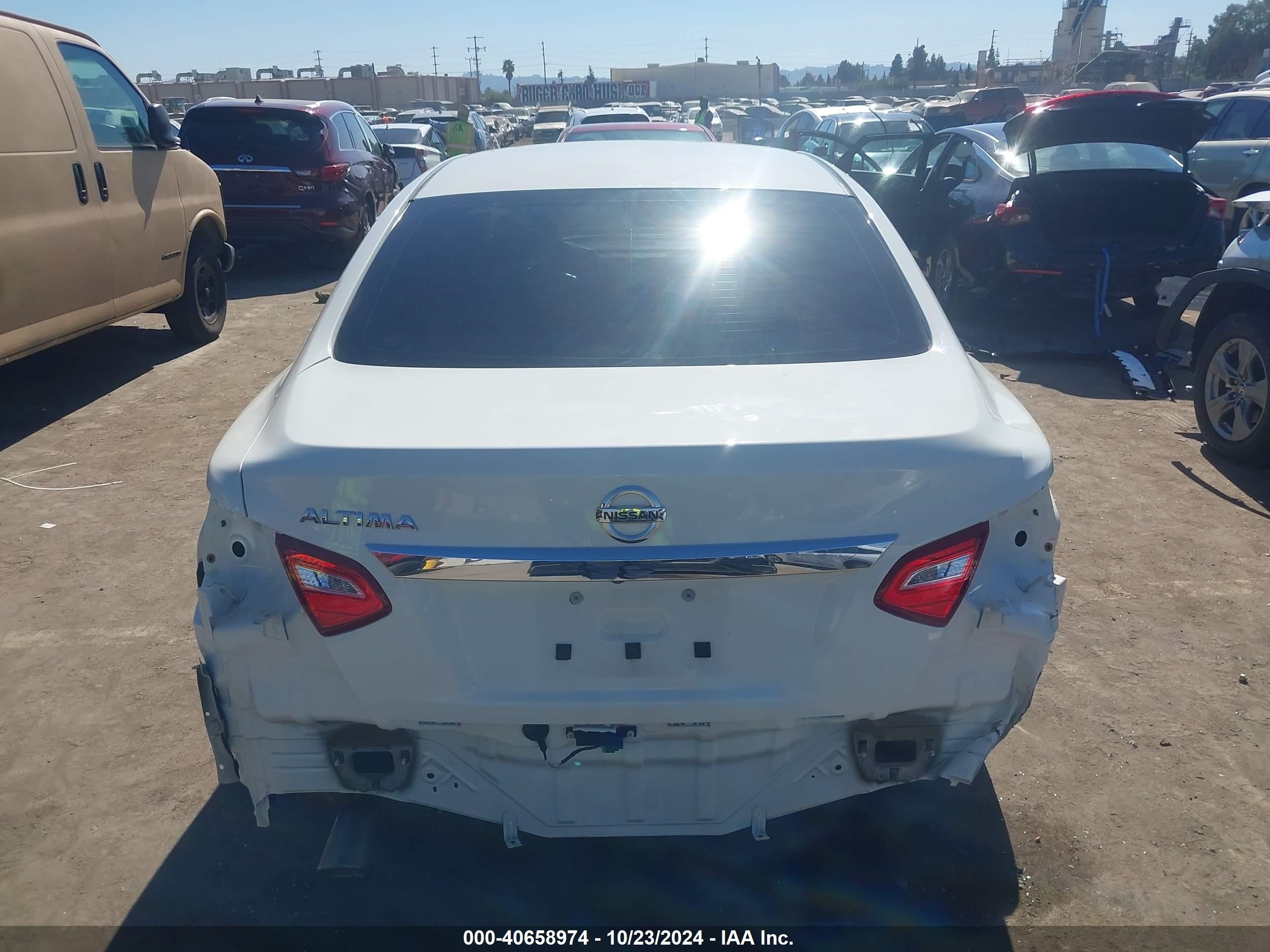 2016 Nissan Altima 2.5 S White vin: 1N4AL3AP2GC197454