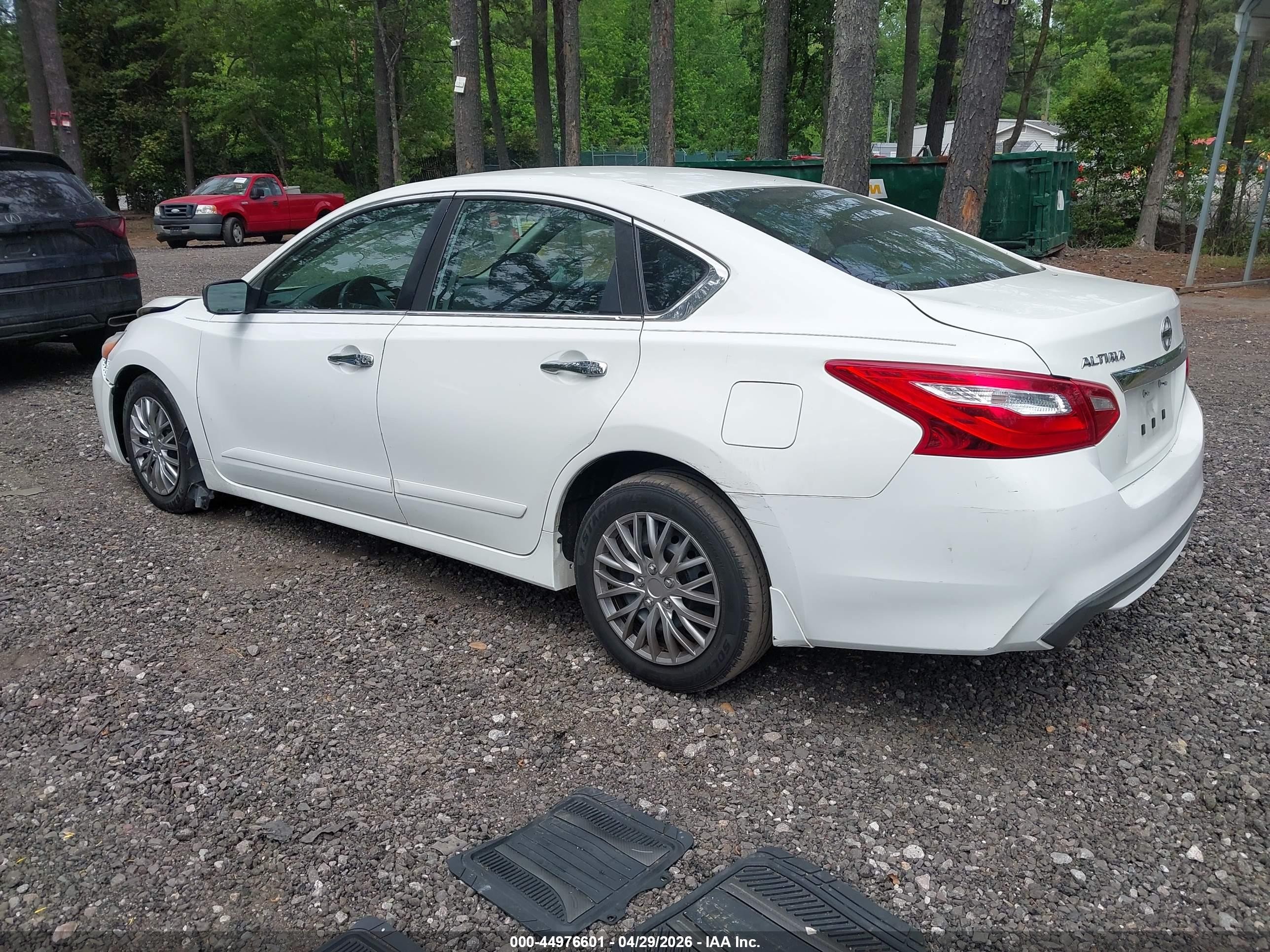 2017 Nissan Altima 2.5 S White vin: 1N4AL3AP2HC132654