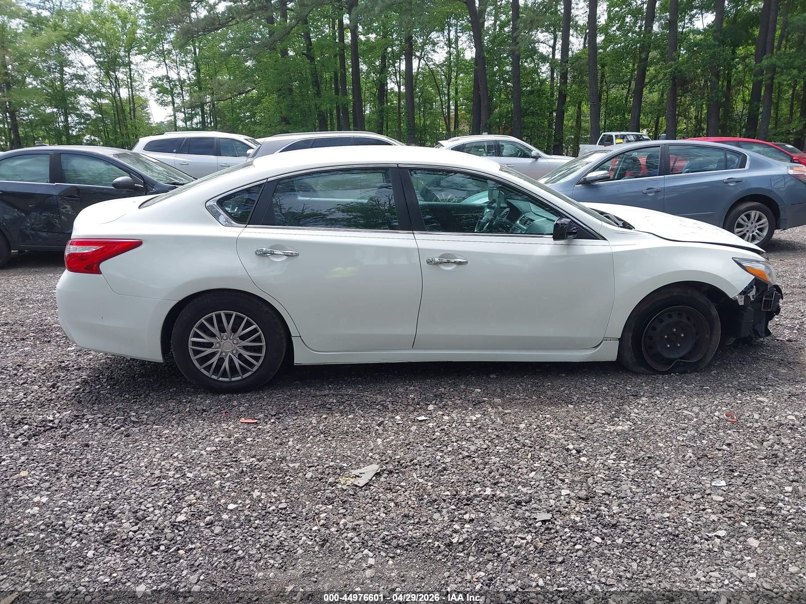 2017 Nissan Altima 2.5 S White vin: 1N4AL3AP2HC132654