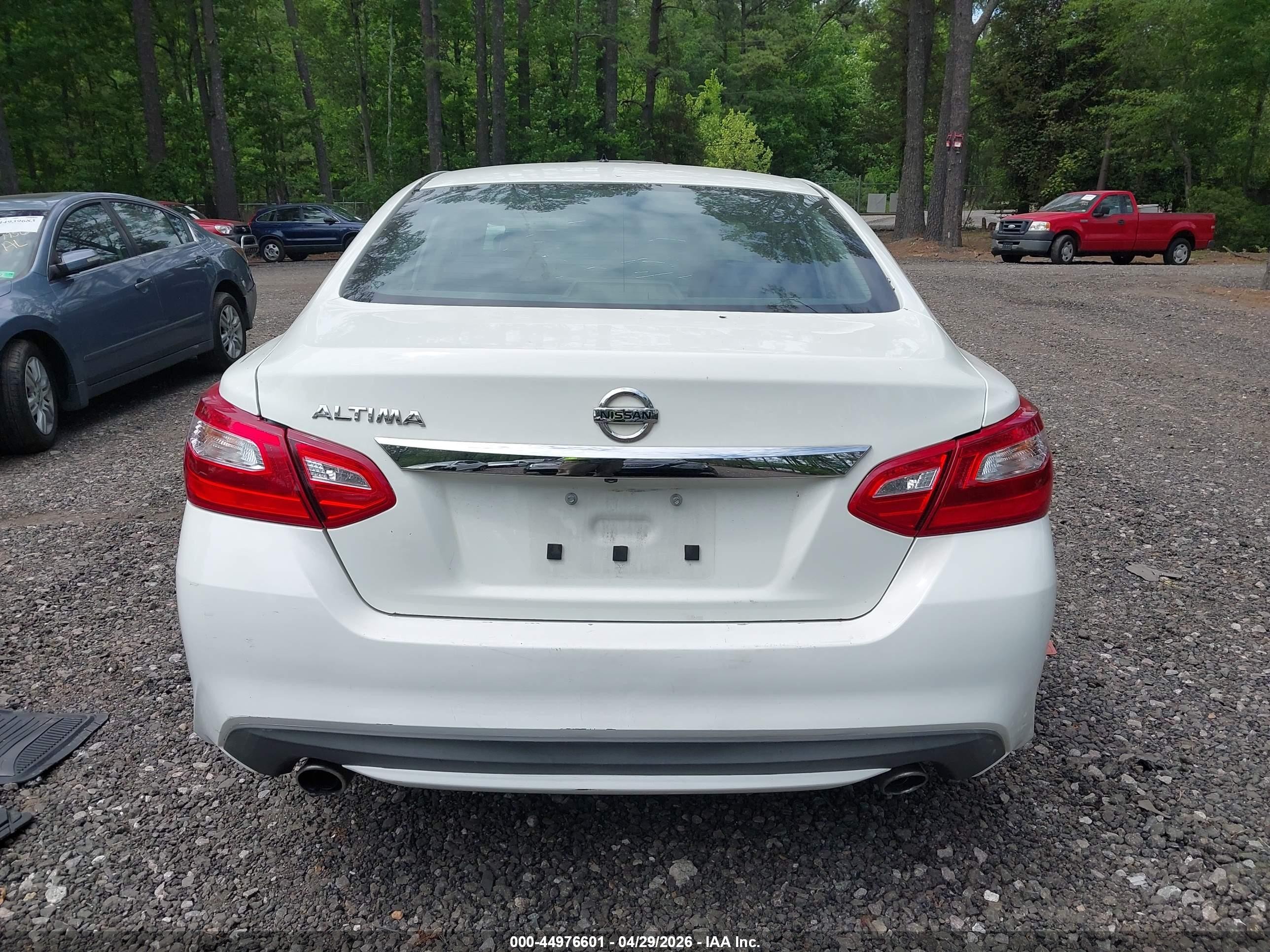 2017 Nissan Altima 2.5 S White vin: 1N4AL3AP2HC132654