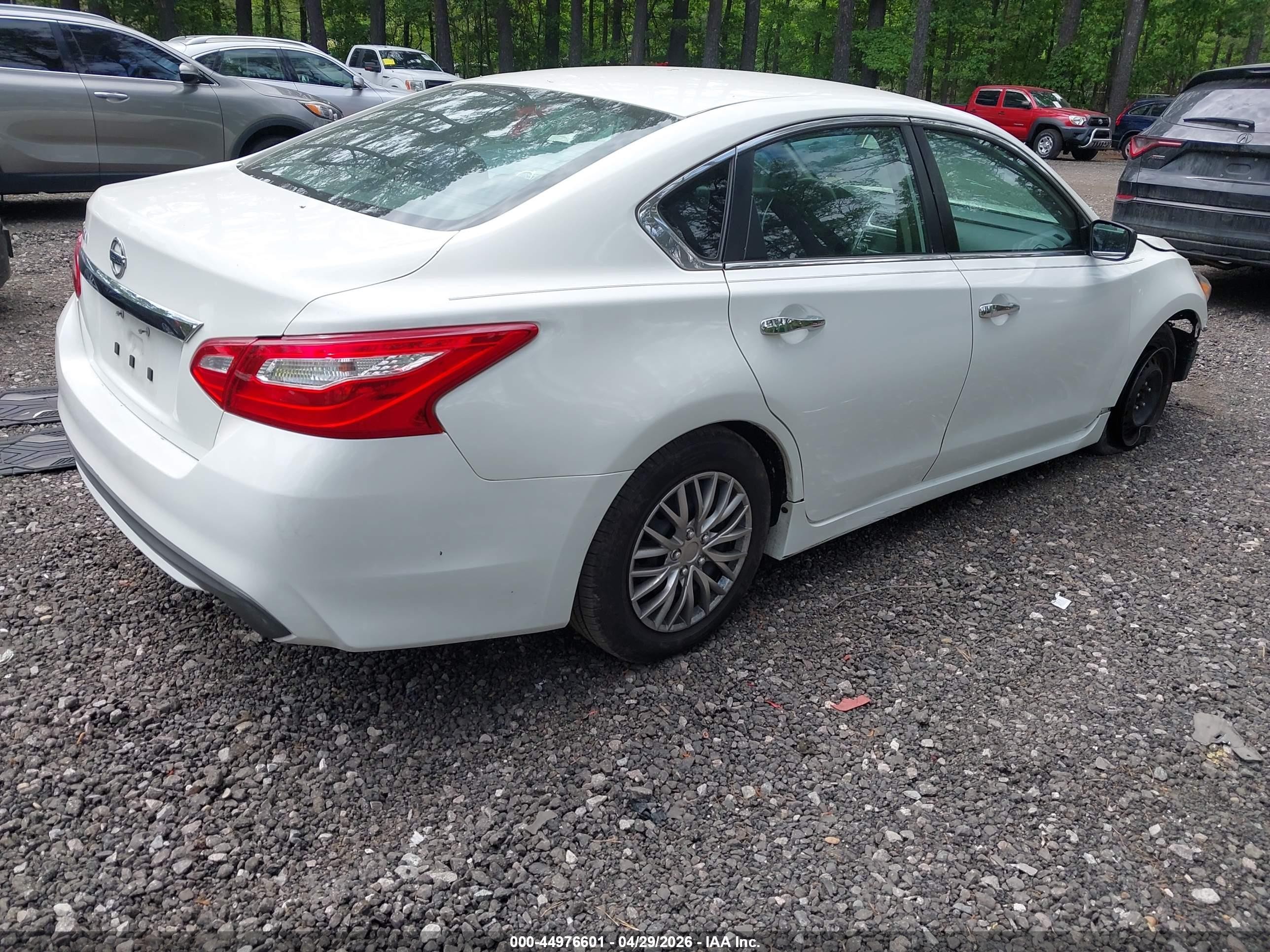 2017 Nissan Altima 2.5 S White vin: 1N4AL3AP2HC132654