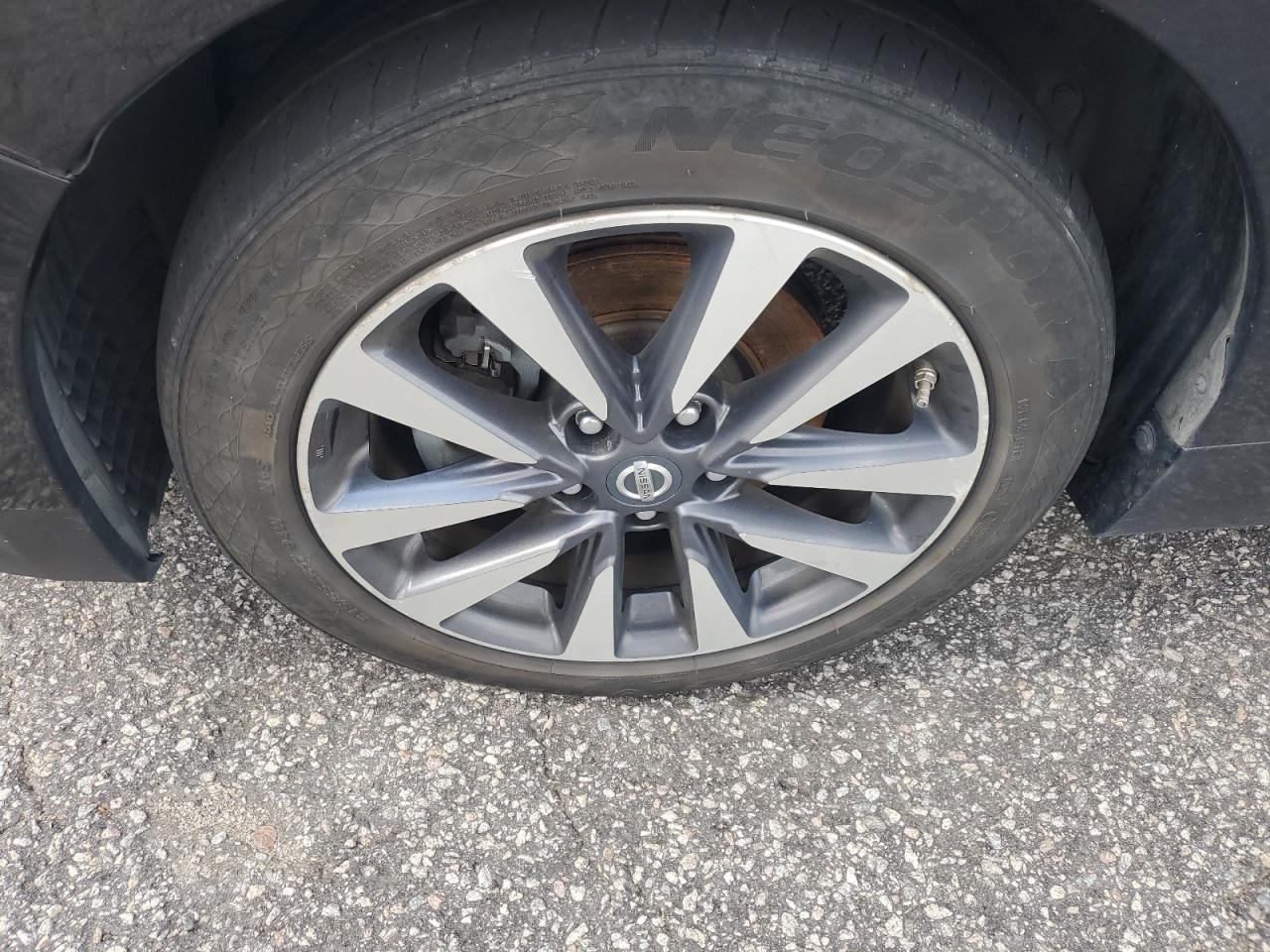 2017 Nissan Altima 2.5 Sv Черный vin: 1N4AL3AP2HC211399 Damage: Left Front Wheel, Curb Rash, 4 To 5 Inches