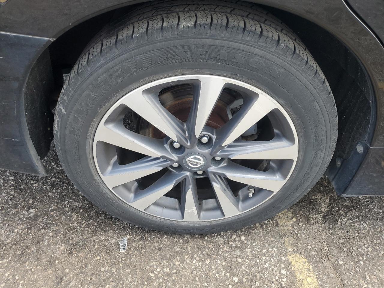 2017 Nissan Altima 2.5 Sv Черный vin: 1N4AL3AP2HC211399 Damage: Right Rear Wheel, Curb Rash, > 12 Inches