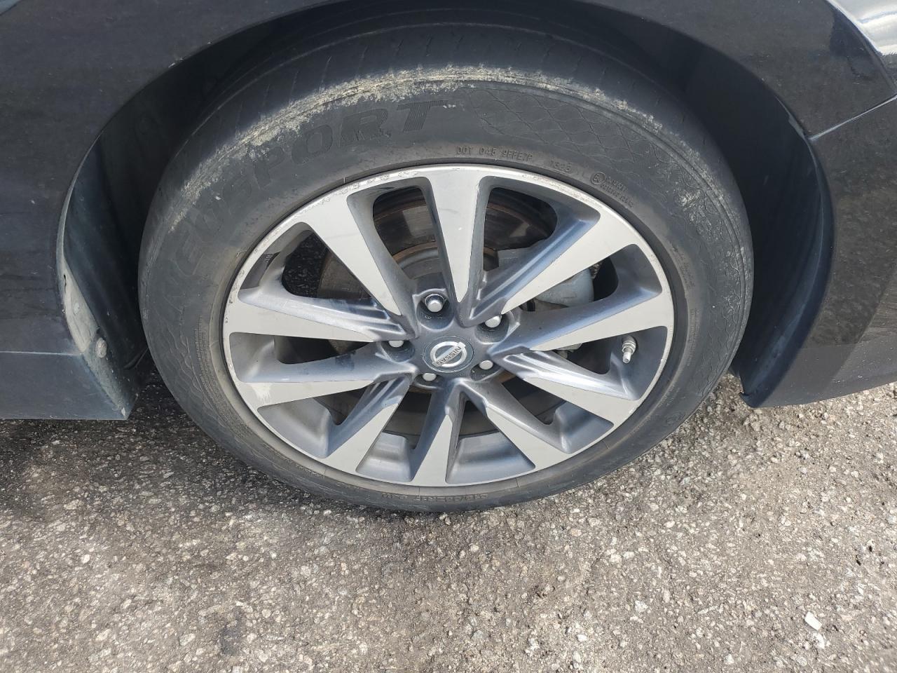2017 Nissan Altima 2.5 Sv Черный vin: 1N4AL3AP2HC211399 Damage: Right Front Wheel, Curb Rash, > 12 Inches