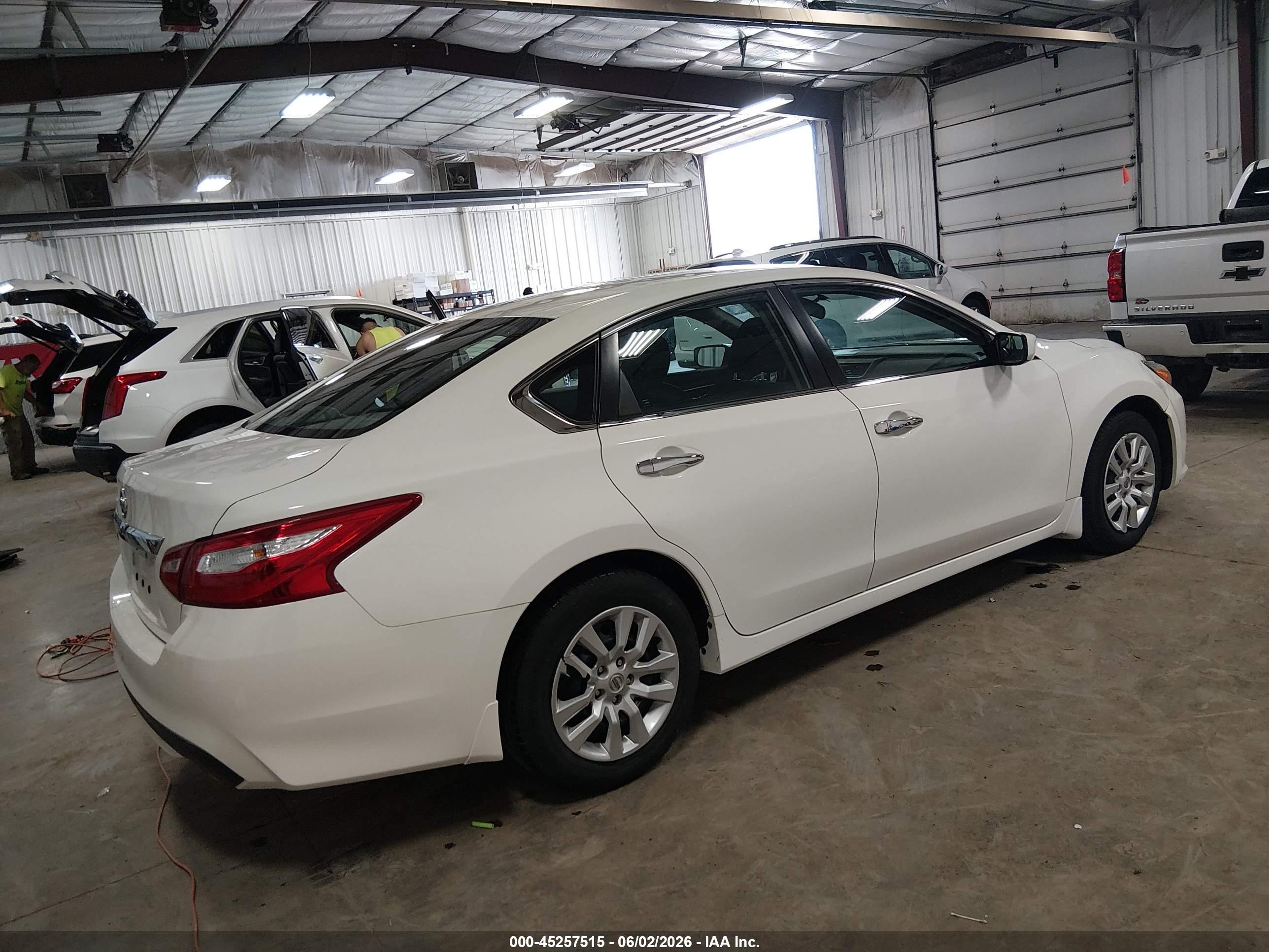2017 Nissan Altima 2.5 S White vin: 1N4AL3AP2HC227750